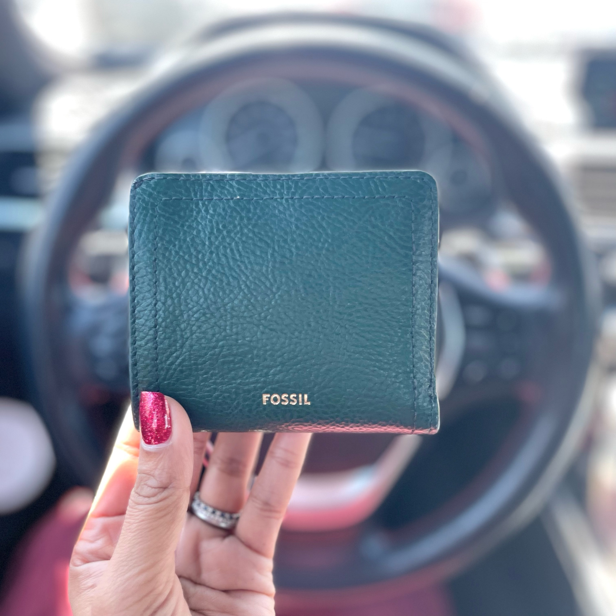 My favorite travel wallet!


#LTKItBag #LTKTravel #LTKGiftGuide