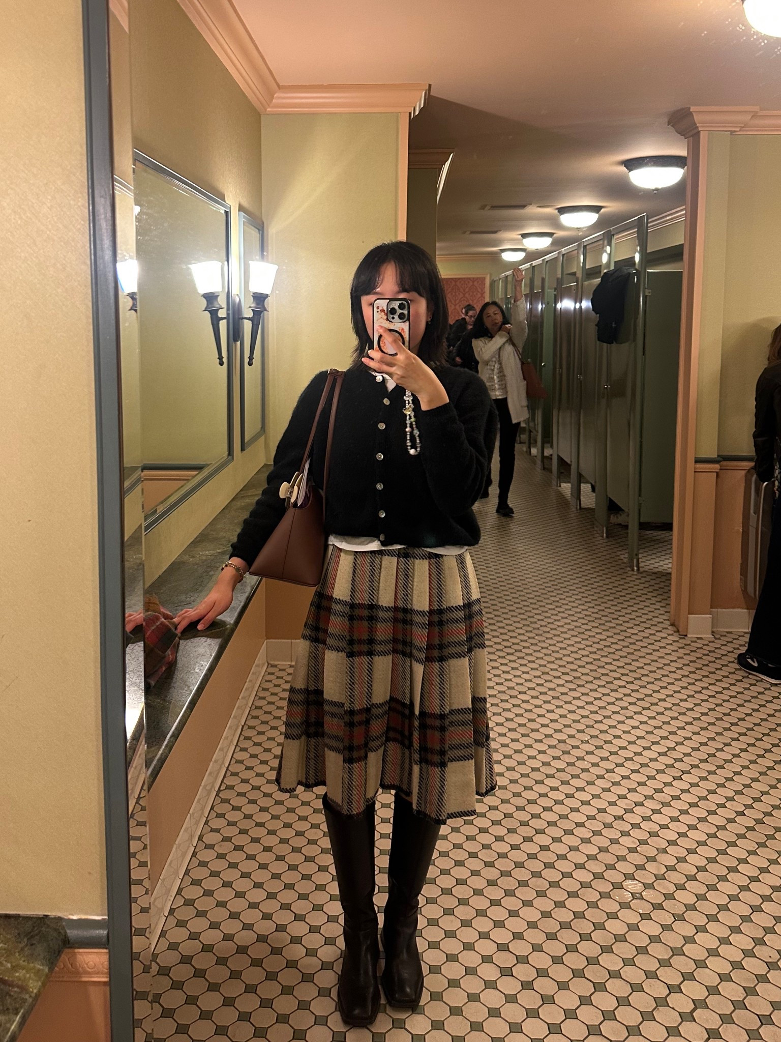 love a good transitional outfit for the beginning of spring 🖤 wearing size S in the cardigan & my favorite boots from vagabond (so so comfy for walking, even 20k steps) 

#LTKSaleAlert #LTKSeasonal #LTKStyleTip