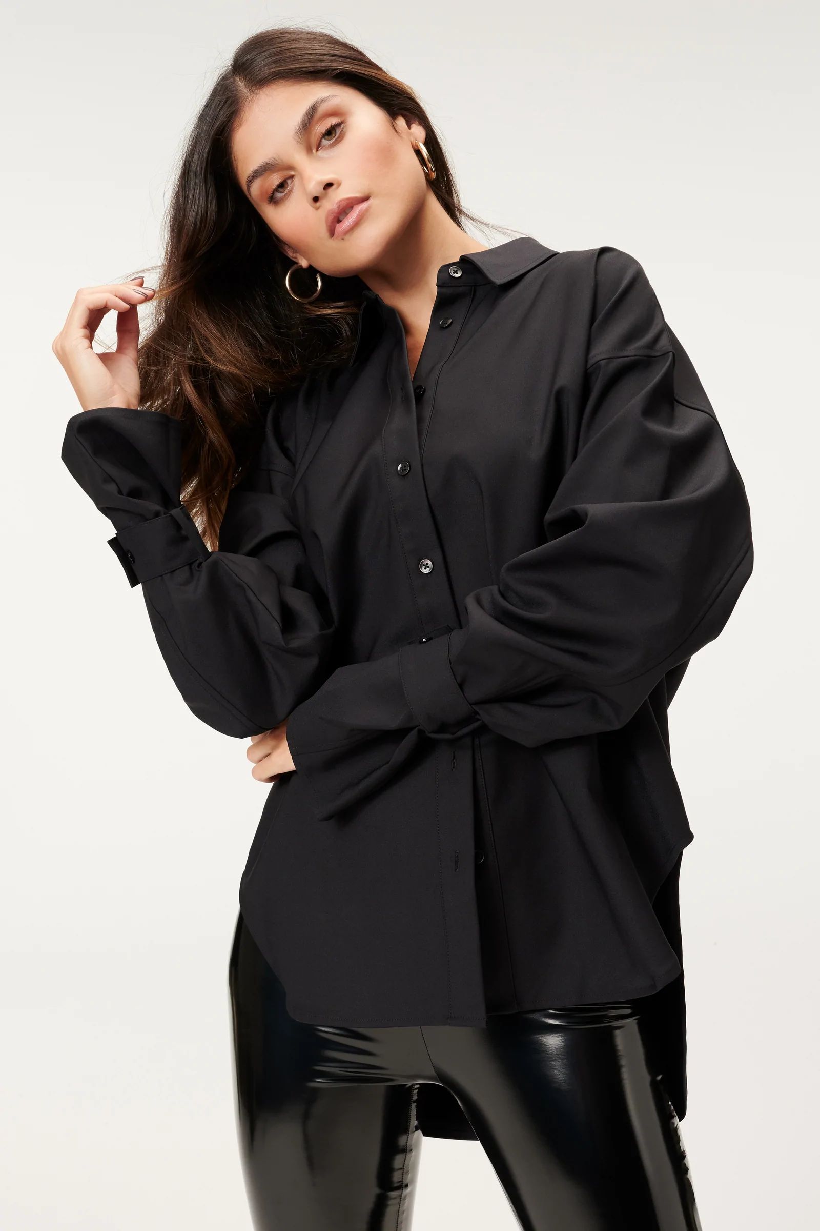 TABBED POPLIN SHIRT | BLACK001 | Good American