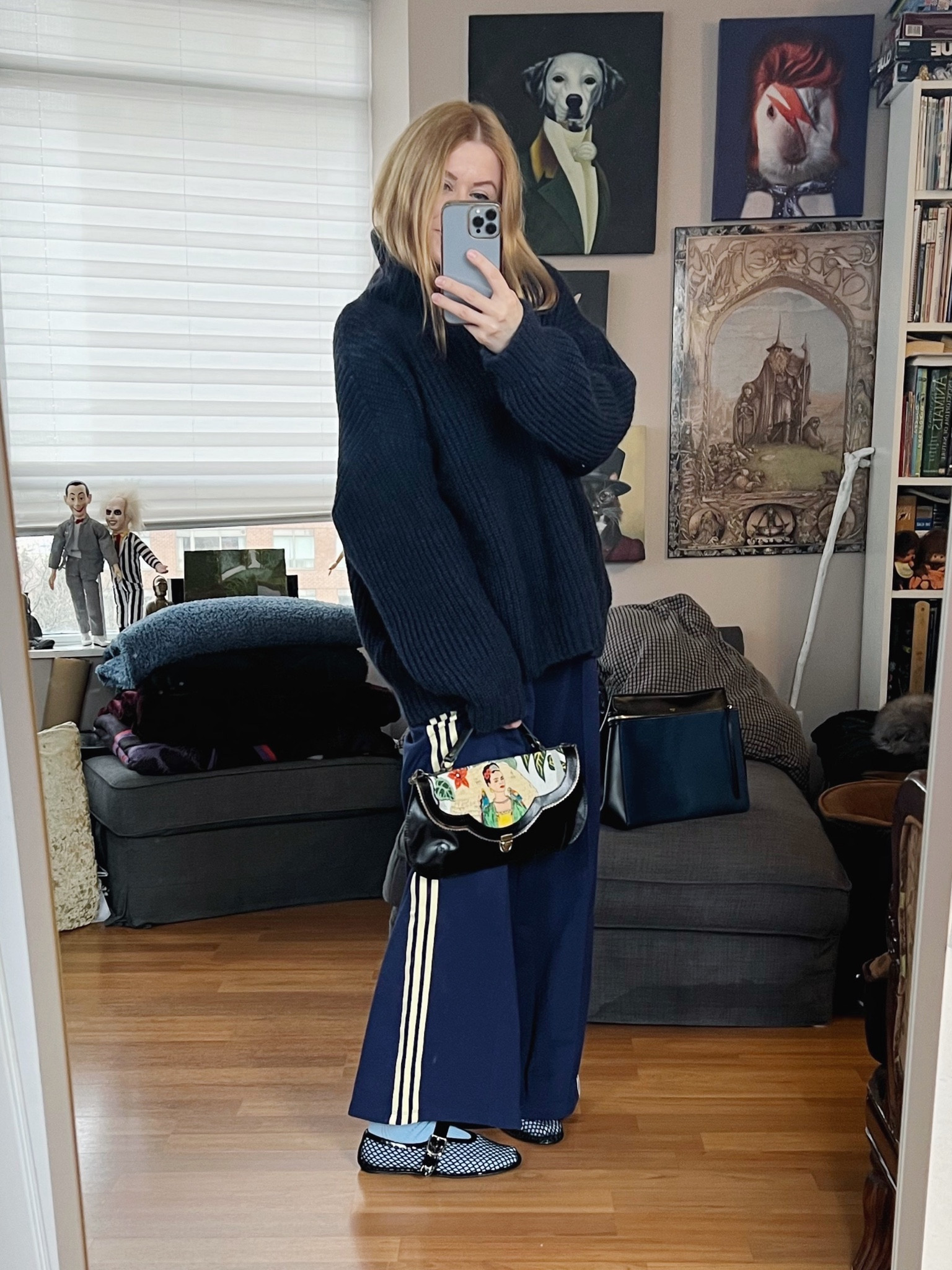 As a recovering blue hater I am wearing it all the way down to my socks today.
I love a little statement bag like the Frida Kahlo handmade beauty I bought off Etsy.
•
#springlook  #torontostylist #StyleOver40 #meshflats #retroadidas  #fashionstylist #FashionOver40  #MumStyle #genX #genXStyle #shopSecondhand #genXInfluencer #genXblogger #Over40Style #40PlusStyle #Stylish40


#LTKstyletip #LTKover40 #LTKitbag