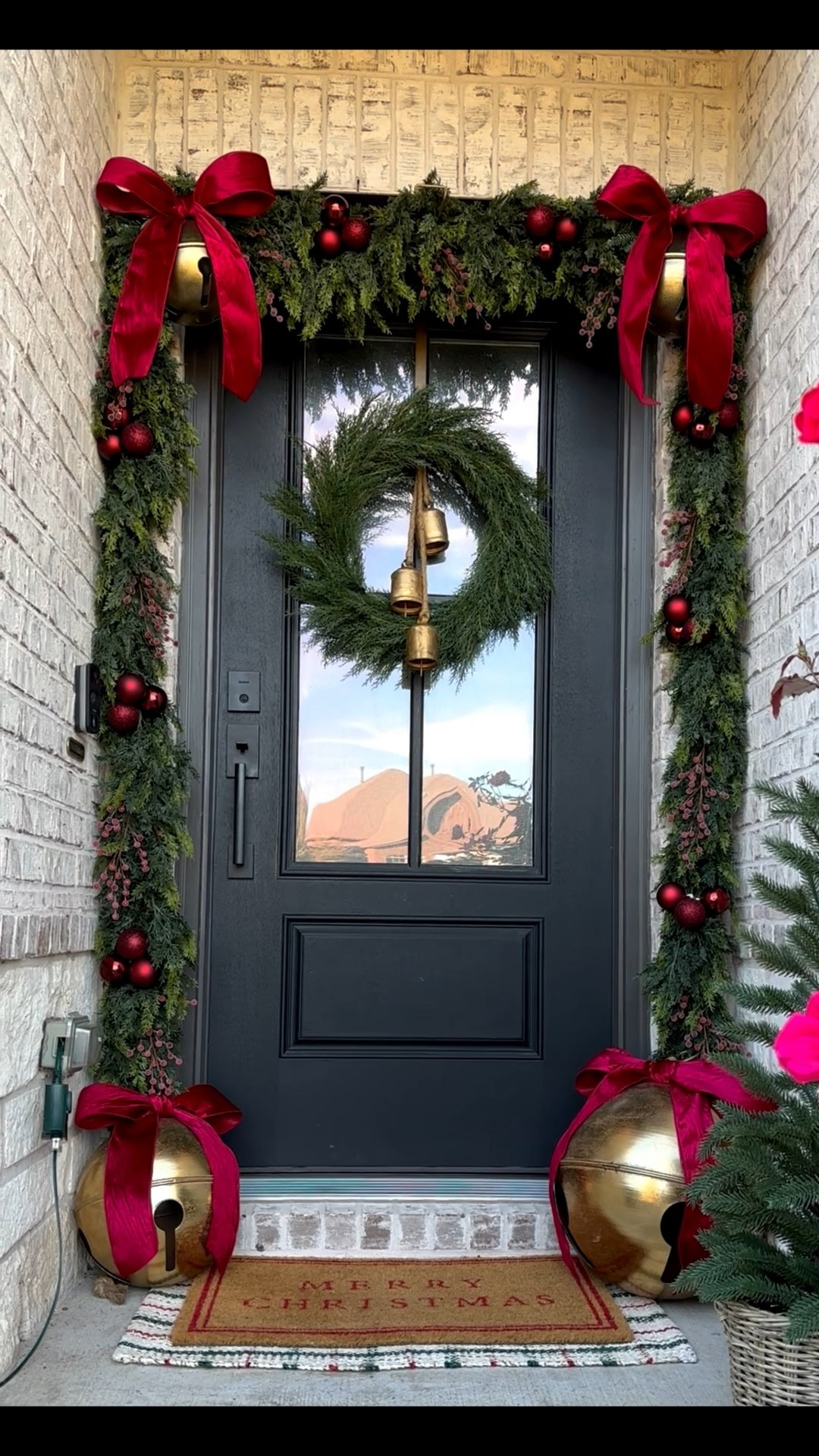Holiday porch decor

#LTKHoliday #LTKSeasonal #LTKHome