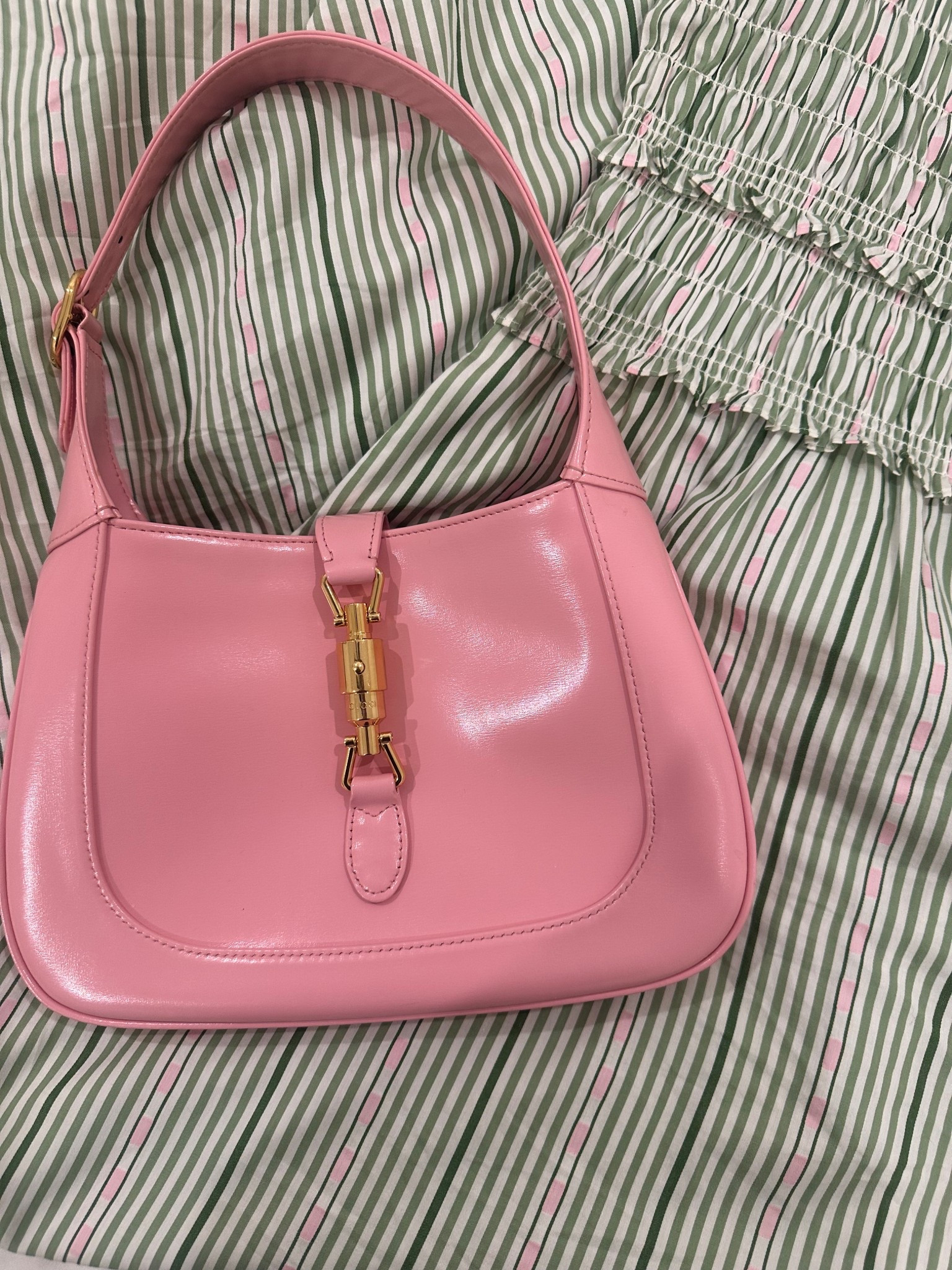 I have loved borrowing this cutie from @Vivrelle! It’s been so fun adding a pop of pink to my outfits! Use code MCKENZIJONES to get your first month FREE 🩷👛

#LTKootd #LTKmomlife #LTKgrwm