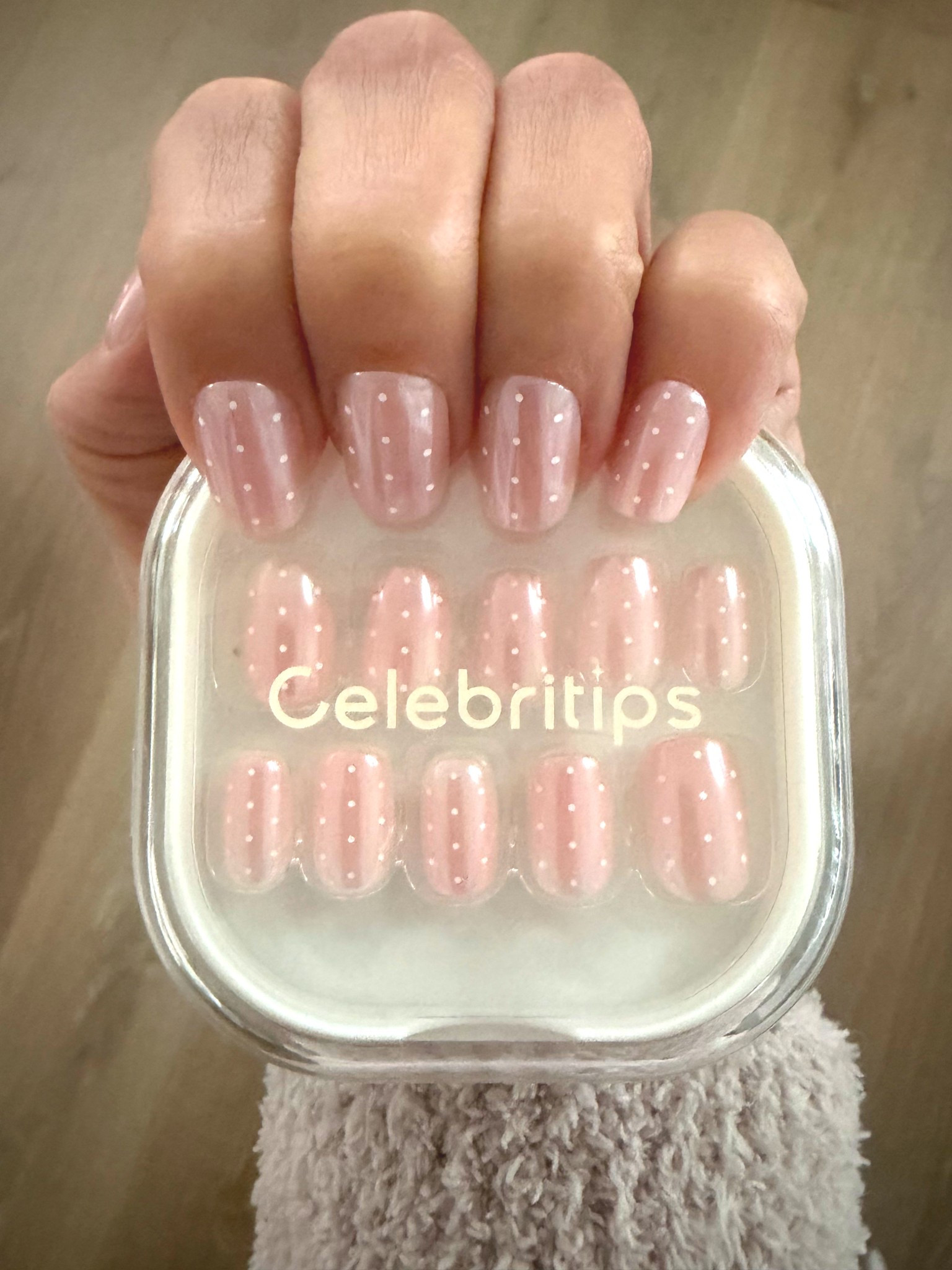 Press on manicure 
I found my new favorite brand of pre ons. 
This kit comes with everything you need. The glue is insanely strong, and it also comes with glue pads if you don’t want to use liquid glue. 

#nails 