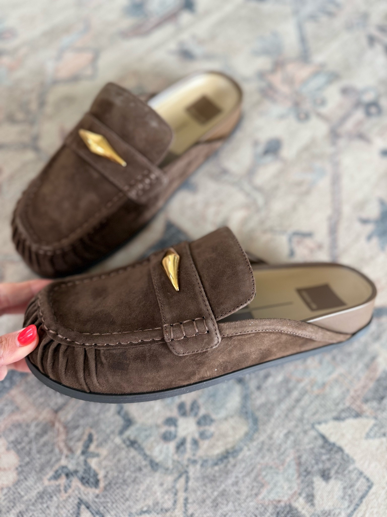 Dolce vita
Fall shoes 
New arrivals 
Suede flats
#ad
@dolcevita