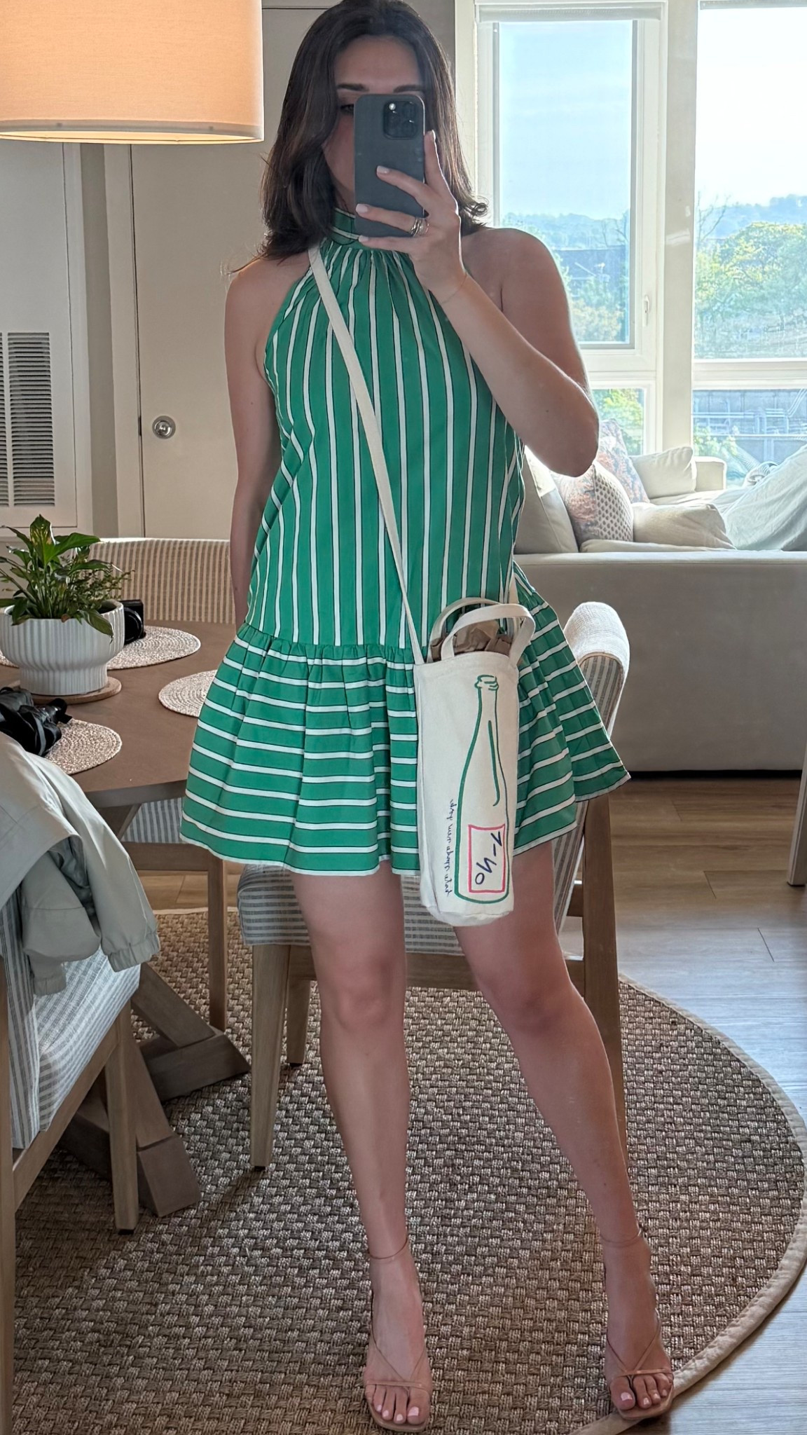 Girls night out! Love this little bag to bring over a host gift 

#LTKSeasonal #LTKStyleTip #LTKParties