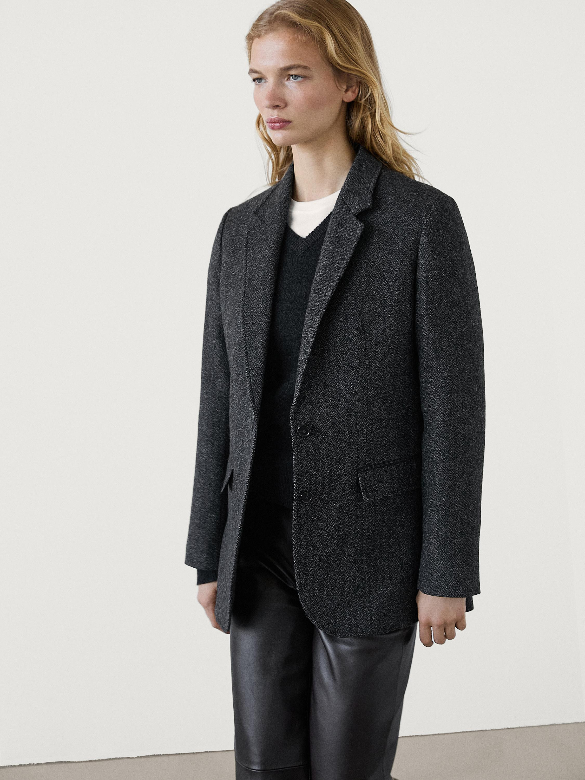 Blazer Fischgrätenmuster Wollmischgewebe 169,00 €  Hinzufügen  WÄHLEN SIE EINE GRÖSSE Jacke... | Massimo Dutti DE