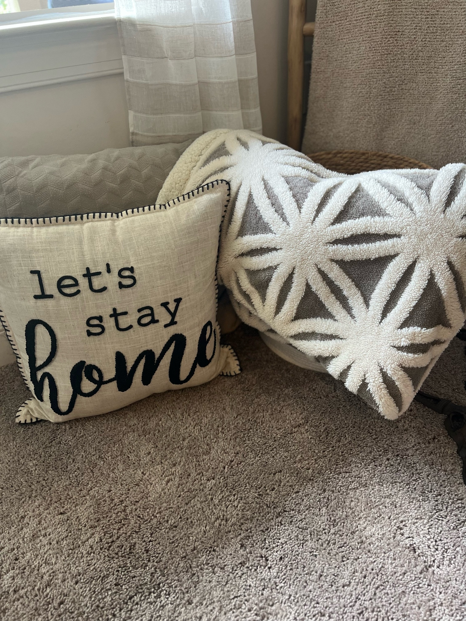 Home decor finds- prime day deals

Blanket- I’ve had for 4 years- still looks new!🤍 washes well too 

Amazon prime, amazon prime day, amazon deals, amazon must have, amazon home finds, pillows, blankets, home gifts, bridal
Shower gift, new home gift, home decor, living room 

#LTKhome #LTKFind #LTKxPrimeDay