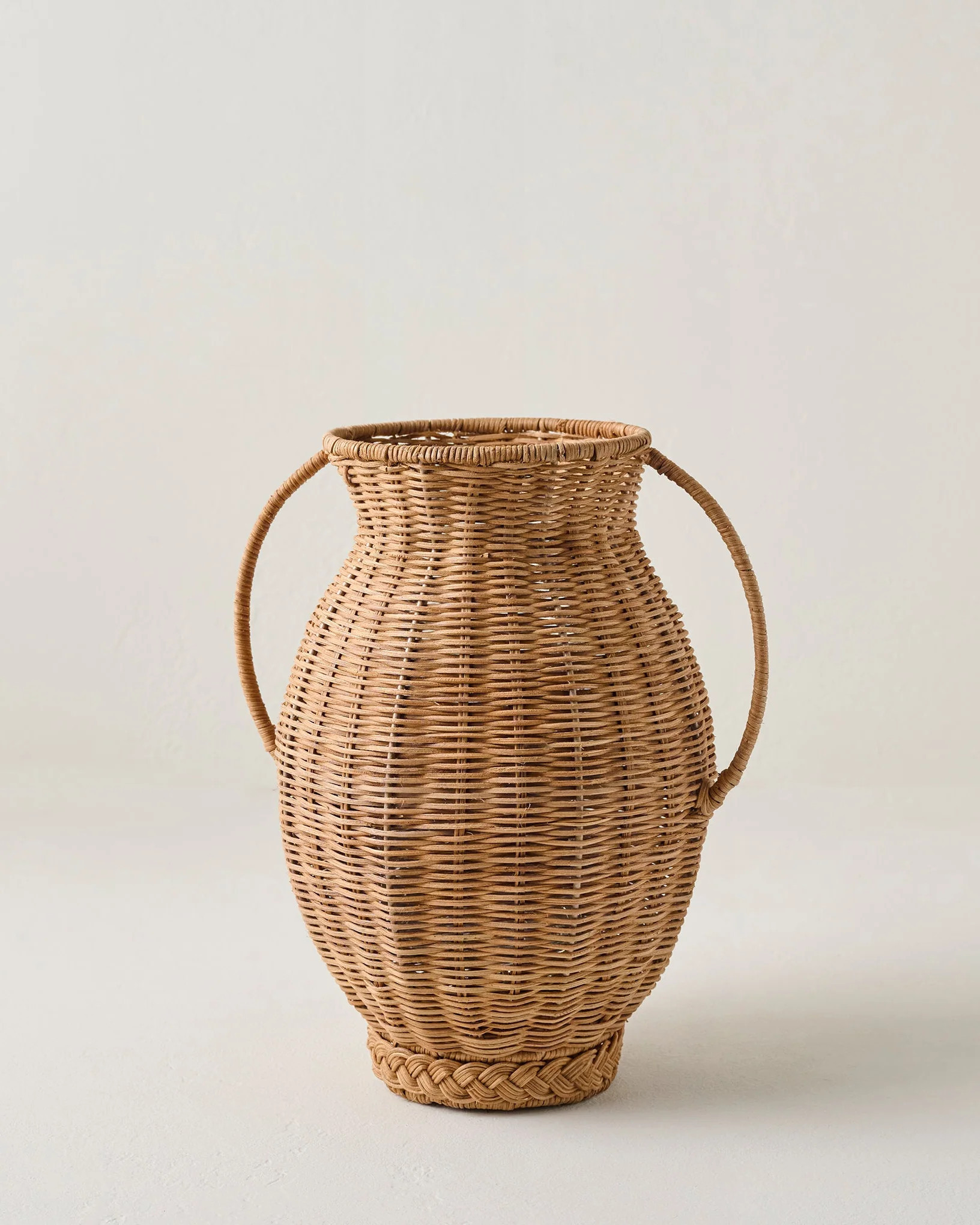 Round Rattan Vase | Magnolia