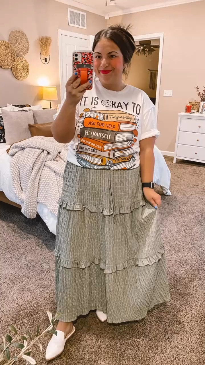 Maxi skirts, a graphic tees & mules are the ultimate teacher outfit combo! ✨ Comfy, stylish, and ready for the day + you know I love any chance I get to remind students that their feelings are valid!

mules: fit true to size // wearing a 5
skirt: fits true to size // wearing a large
tee: fits true to size // wearing a large

#LTKFindsUnder50 #LTKWorkwear #LTKSaleAlert