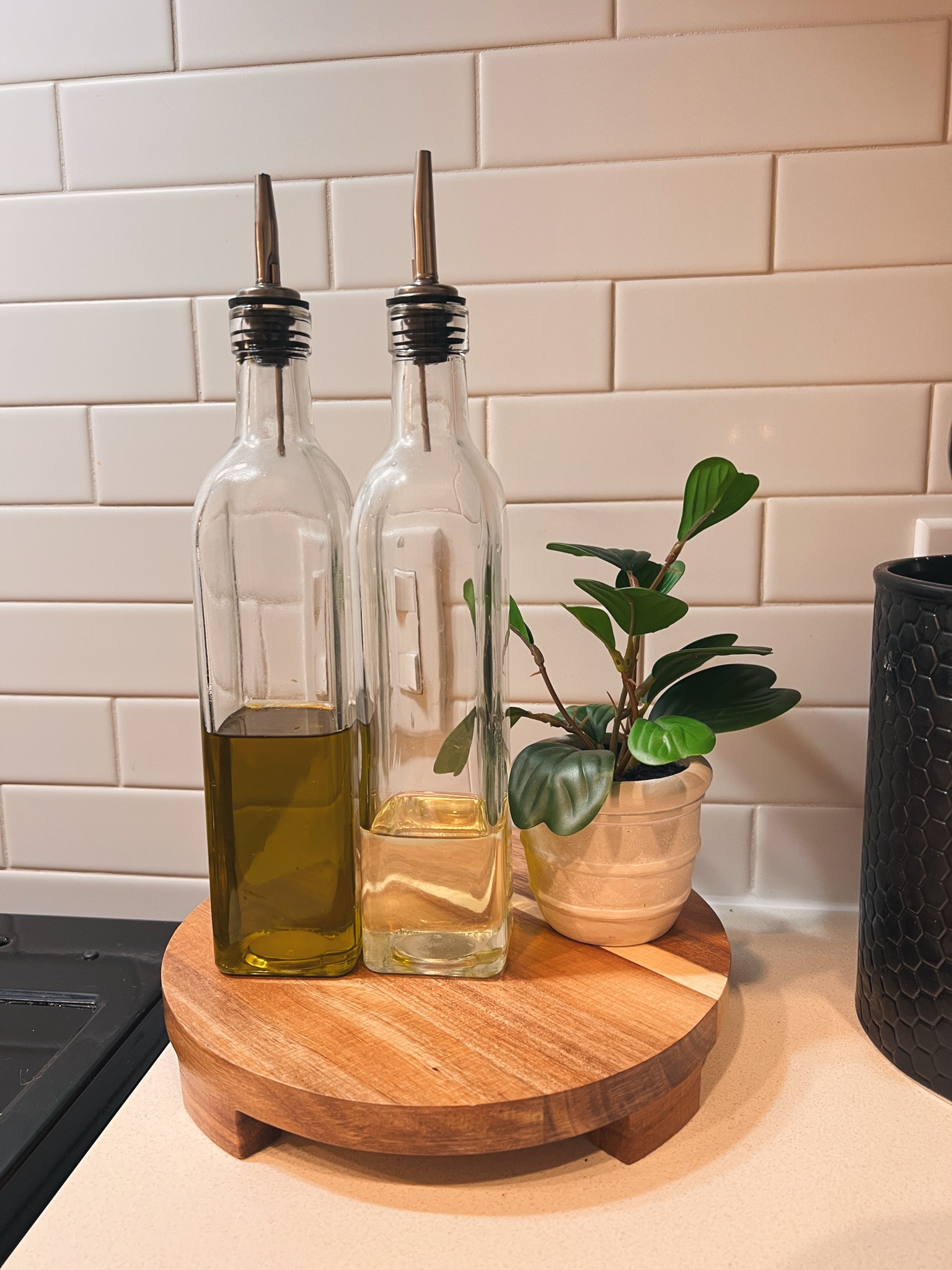 Elevate your kitchen countertop with these glass oil dispensers and acacia plant riser 🤍 


Aesthetic kitchen, Farmhouse kitchen, Kitchen decor, Minimalist Home, Home Decor, Kitchen Decor Finds, TargetStyle, Amazon Finds, Amazon Home, Oil Dispensers, Acacia Wood Plant Riser, Artificial Plants

#LTKhome #LTKFind #LTKunder50