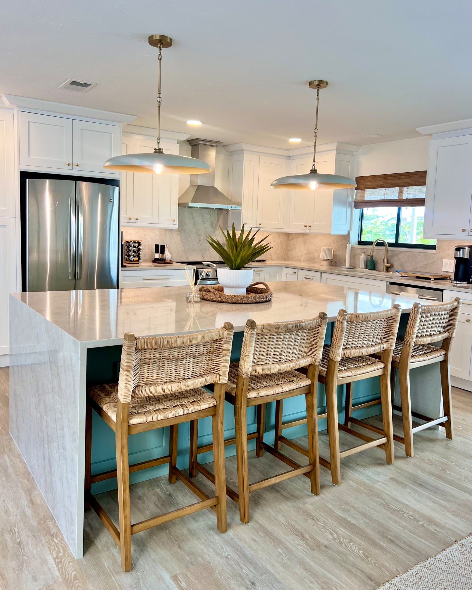 Coastal modern kitchen

#LTKHome