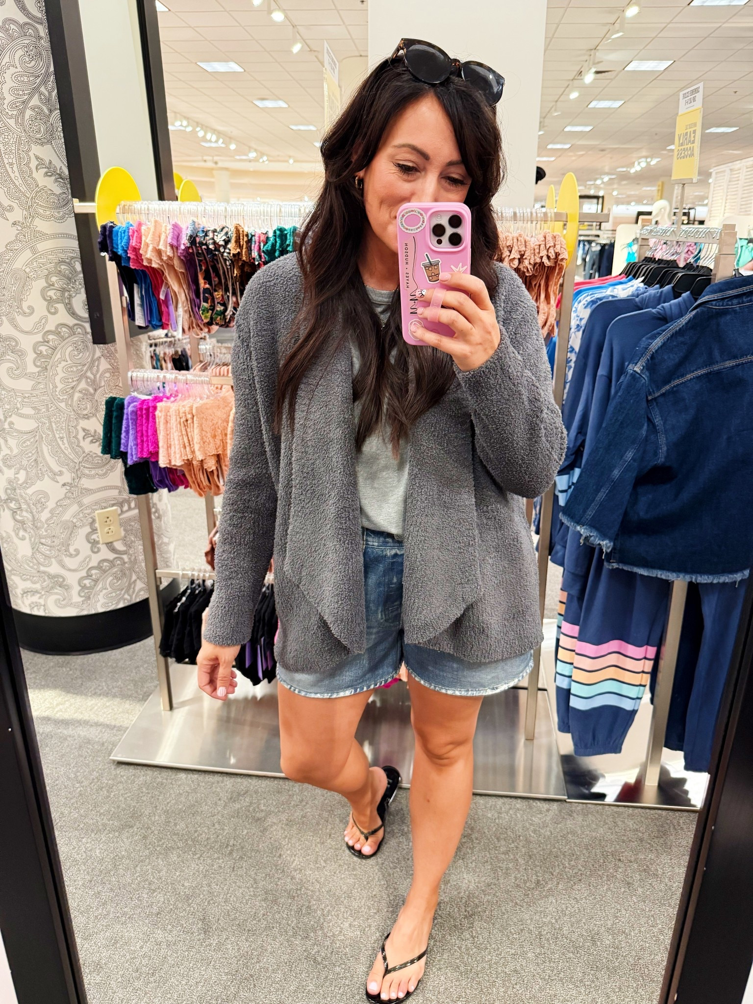 Softest sweater ever! Wearing a small but think I would want a medium for an oversized loose fit 

#LTKStyleTip #LTKFindsUnder50 #LTKSeasonal