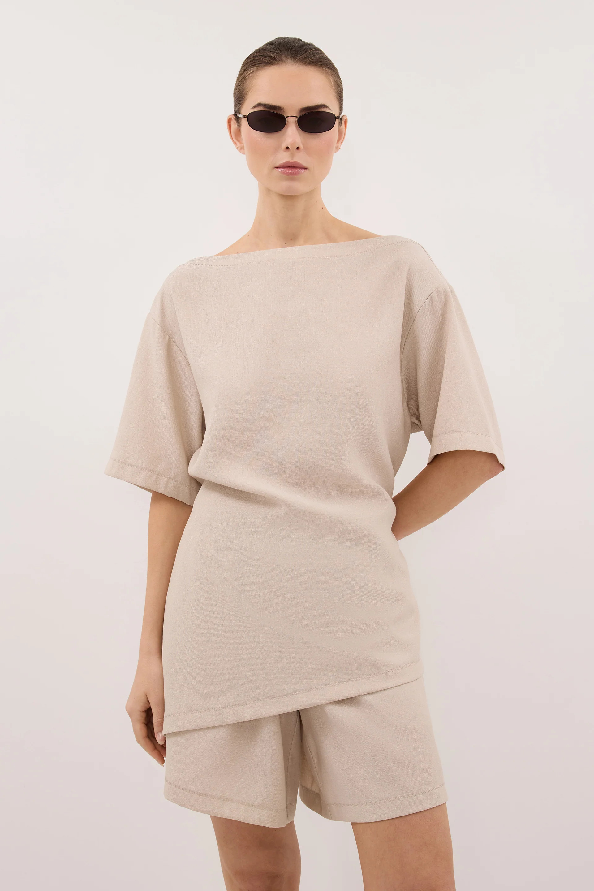 CALIA BONE BOAT NECK SLEEVED TOP | DISSH