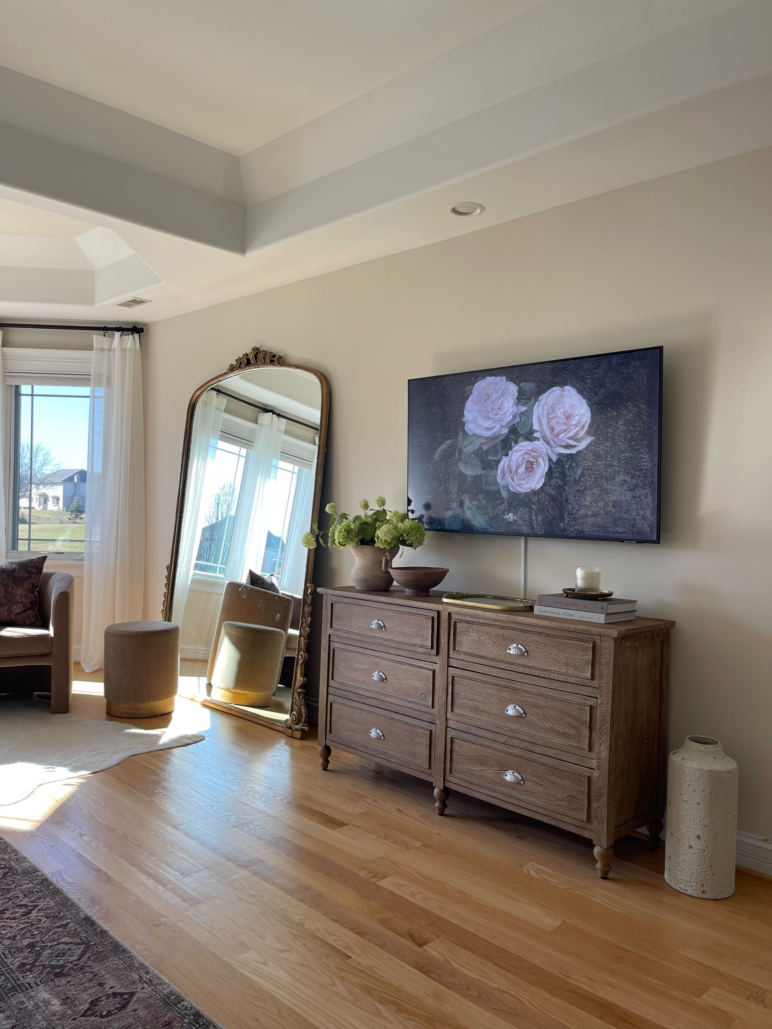 Bedroom dresser styling and my dream mirror views!

I finally found pieces to style our dresser that I love! Dressers with tv are always awkward I feel like.

Bedroom, primrose mirror, Anthropologie, dresser, dresser styling, bowl, decor bowl, decor vase, coffee table books, books, candle, ottoman, rug, chair, barrel chair, dresser styling, bedroom dresser, floor mirror, tv art, spring decor, home decor, 

#LTKFind #LTKstyletip #LTKhome