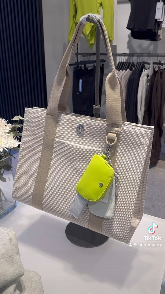 the newest tote bag from lululemon is a must have for spring 💕

#LTKstyletip #LTKGiftGuide #LTKitbag