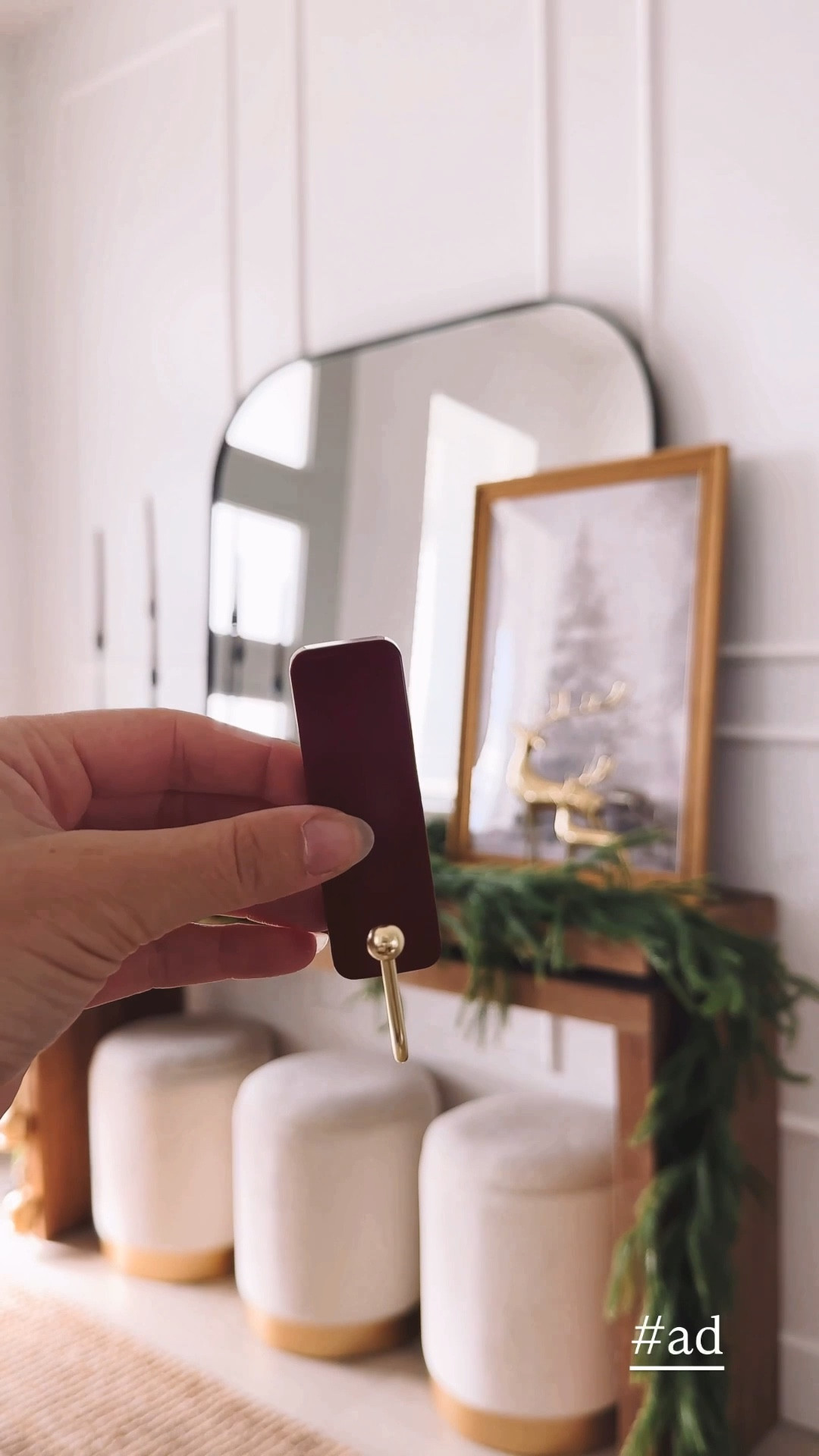 #ad🎄I never ever EVER go a holiday season without @Command Brand and you should follow my lead on this one. No holes, no damage, no stress. @command @target #ad #commandbrand #targetpartner #target (*Not all steps shown. Follow all packaging instructions)

#LTKHoliday #LTKHome