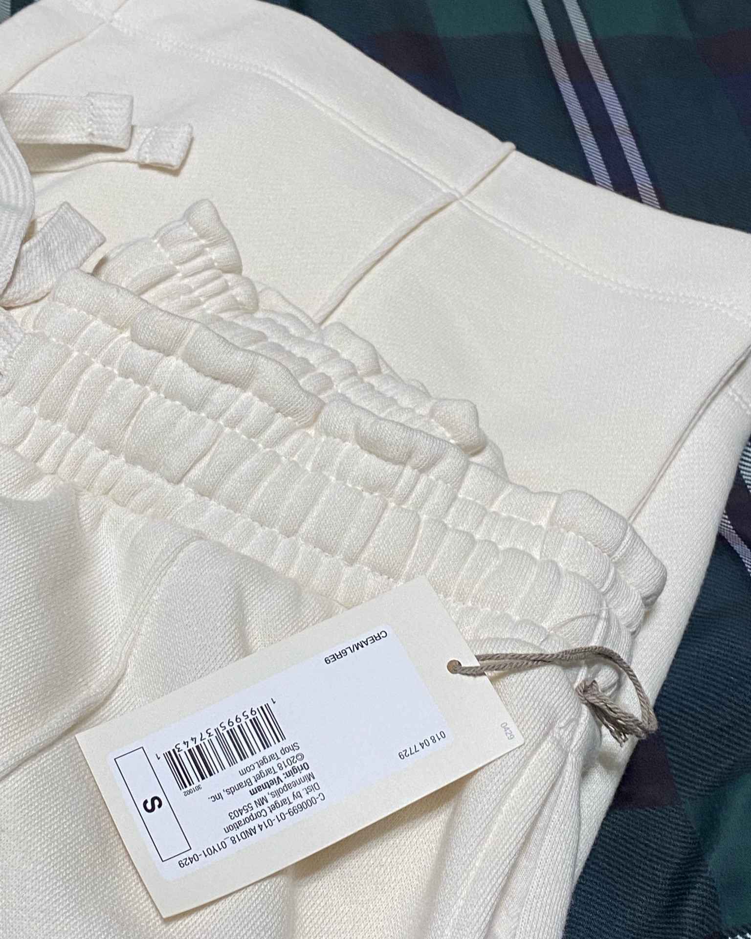 Sweatpants season! The bell bottom sweatpants! Love them! Casual pants, athletic pants, casual outfit, target find

#LTKsalealert #LTKSeasonal #LTKunder50