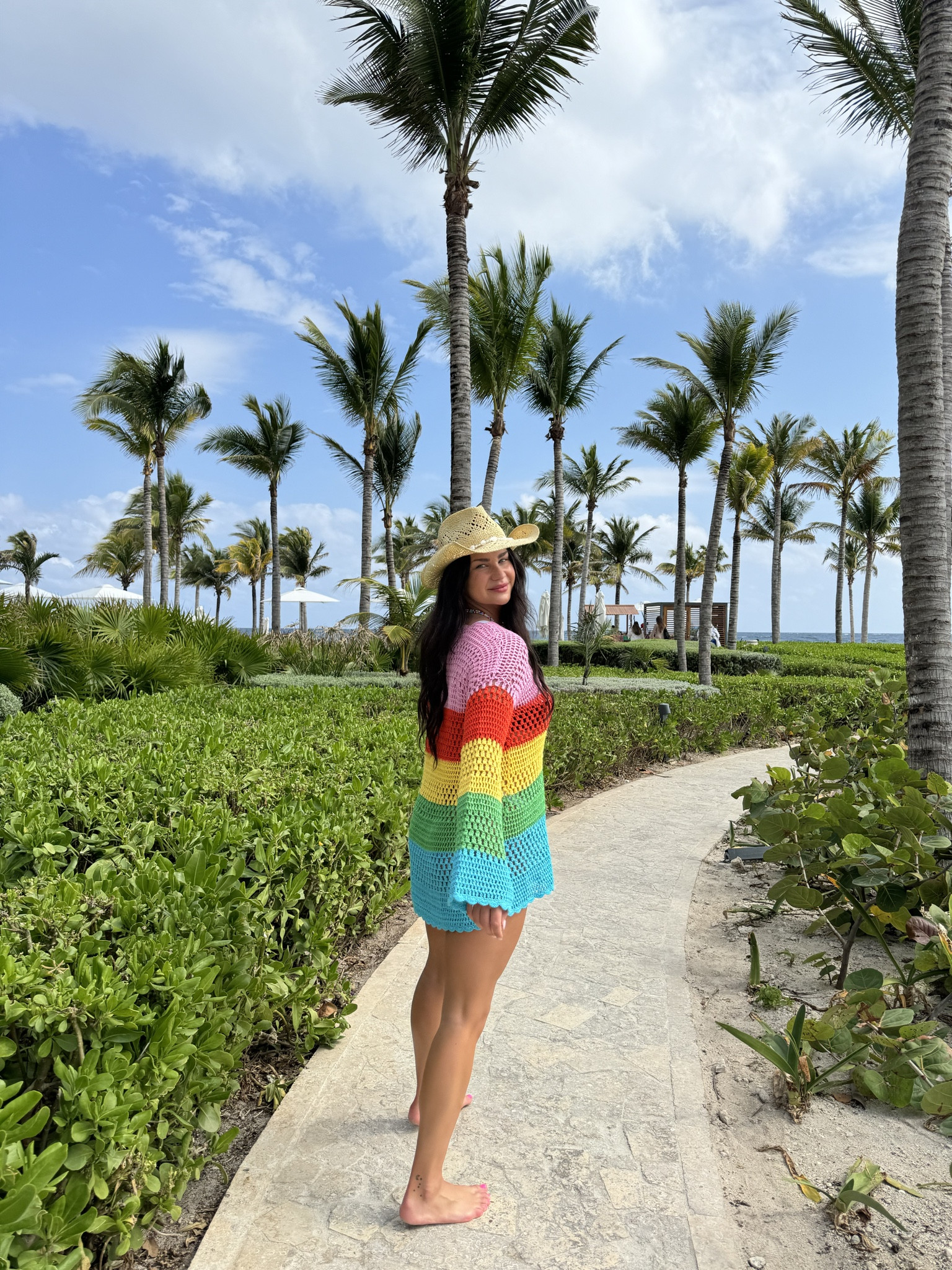 Did someone say VACATION🌴 I love bright colors so this cover up was perfect for my Mexico trip!! Wearing a L 💖

#LTKtravel #LTKSeasonal #LTKswim
