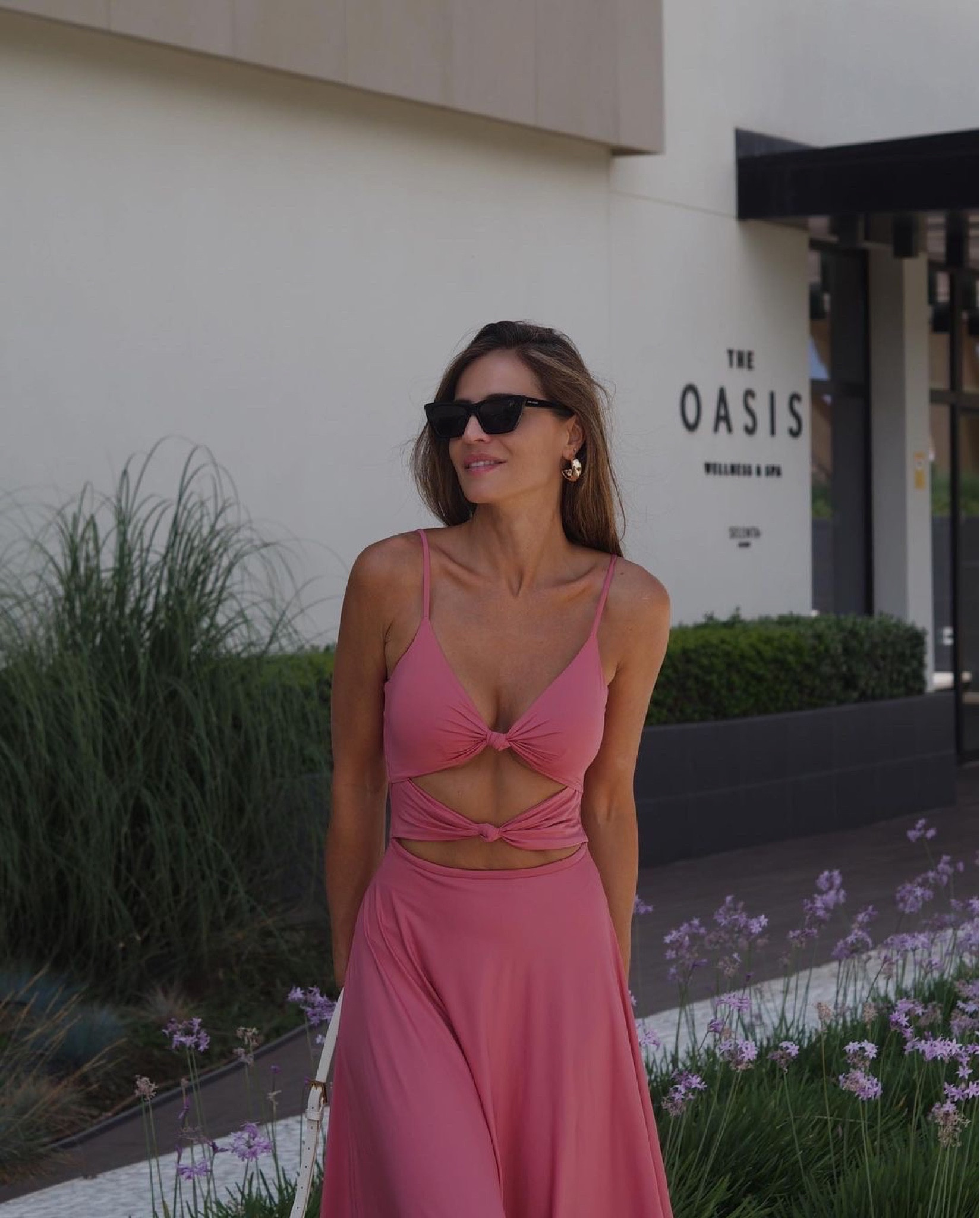 Vestido cut out rosa 🩷

Maygel Coronel cut out sol maxi dress, outfit inspiration, outfit del dia, España. 

#LTKSeasonal #LTKeurope #LTKstyletip