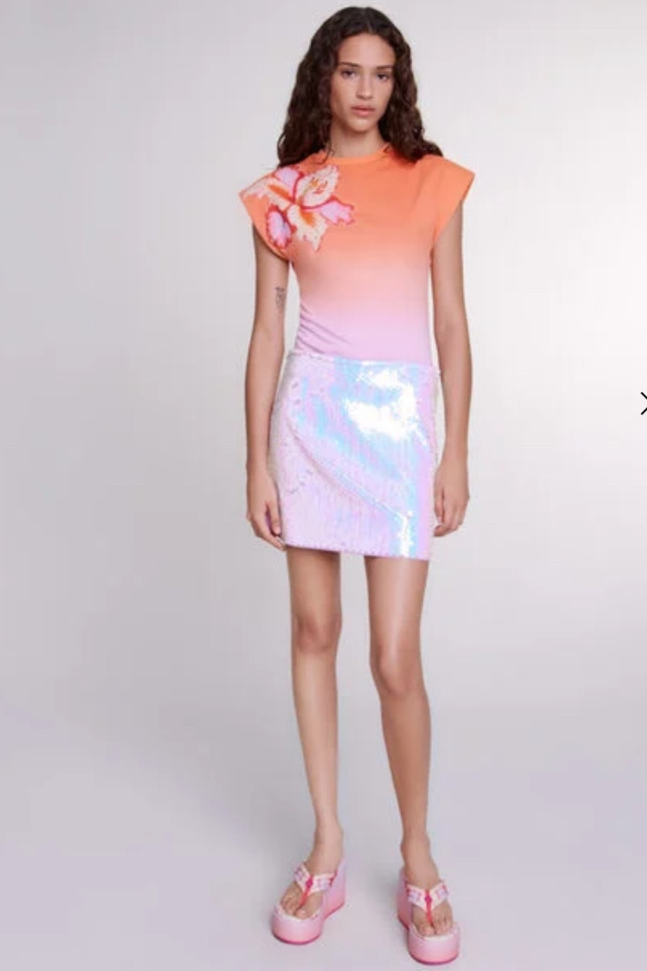 Sequin knit skirt

A true ode to travel, the studio has come up with an original capsule, where lightweight materials and bold details come together to perfect your summer celebrations. From the beach to elegant evenings out, these outfits will make for an irresistible summer


#LTKFestival #LTKStyleTip #LTKParties