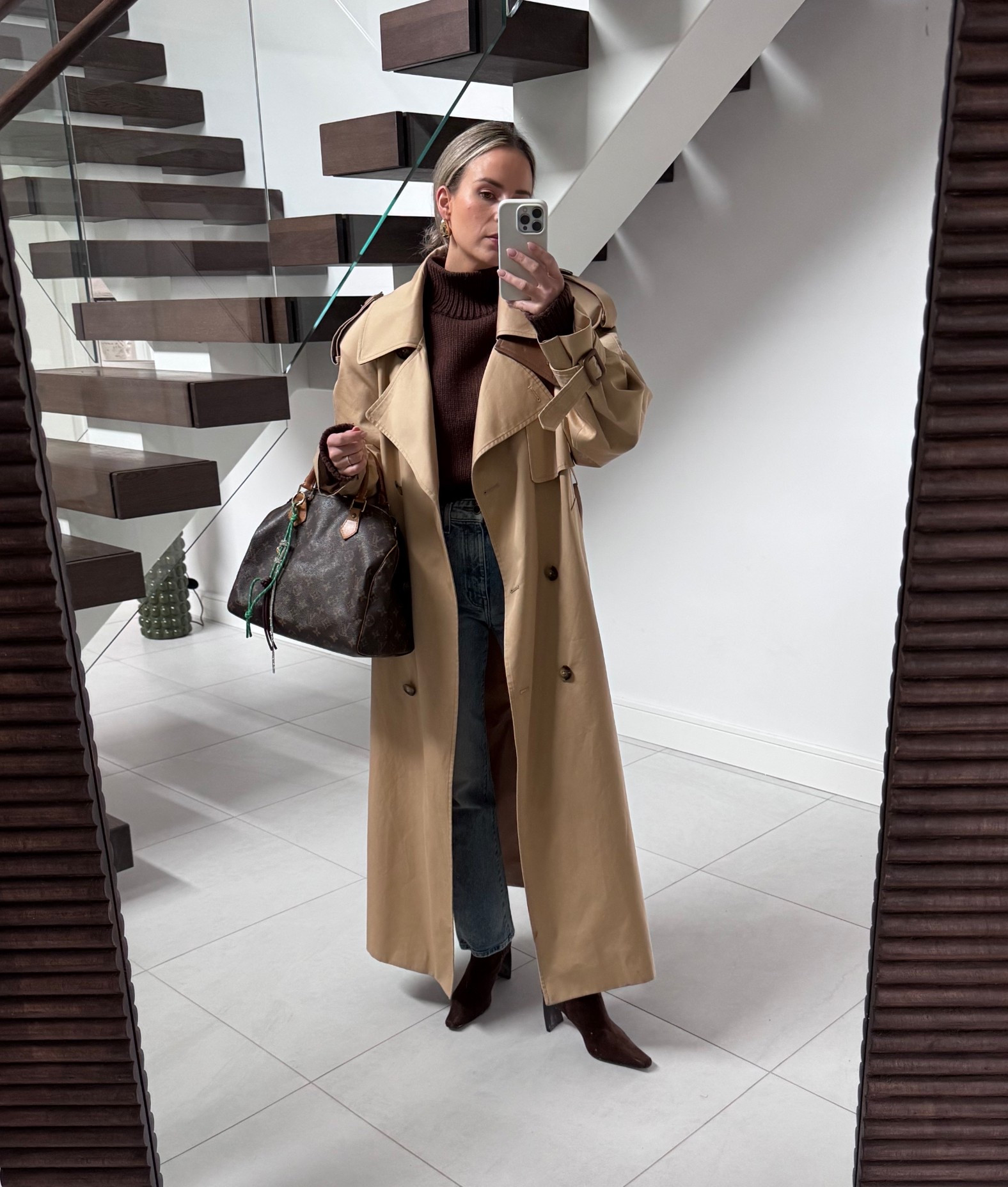 A day for a trench coat 🧥 