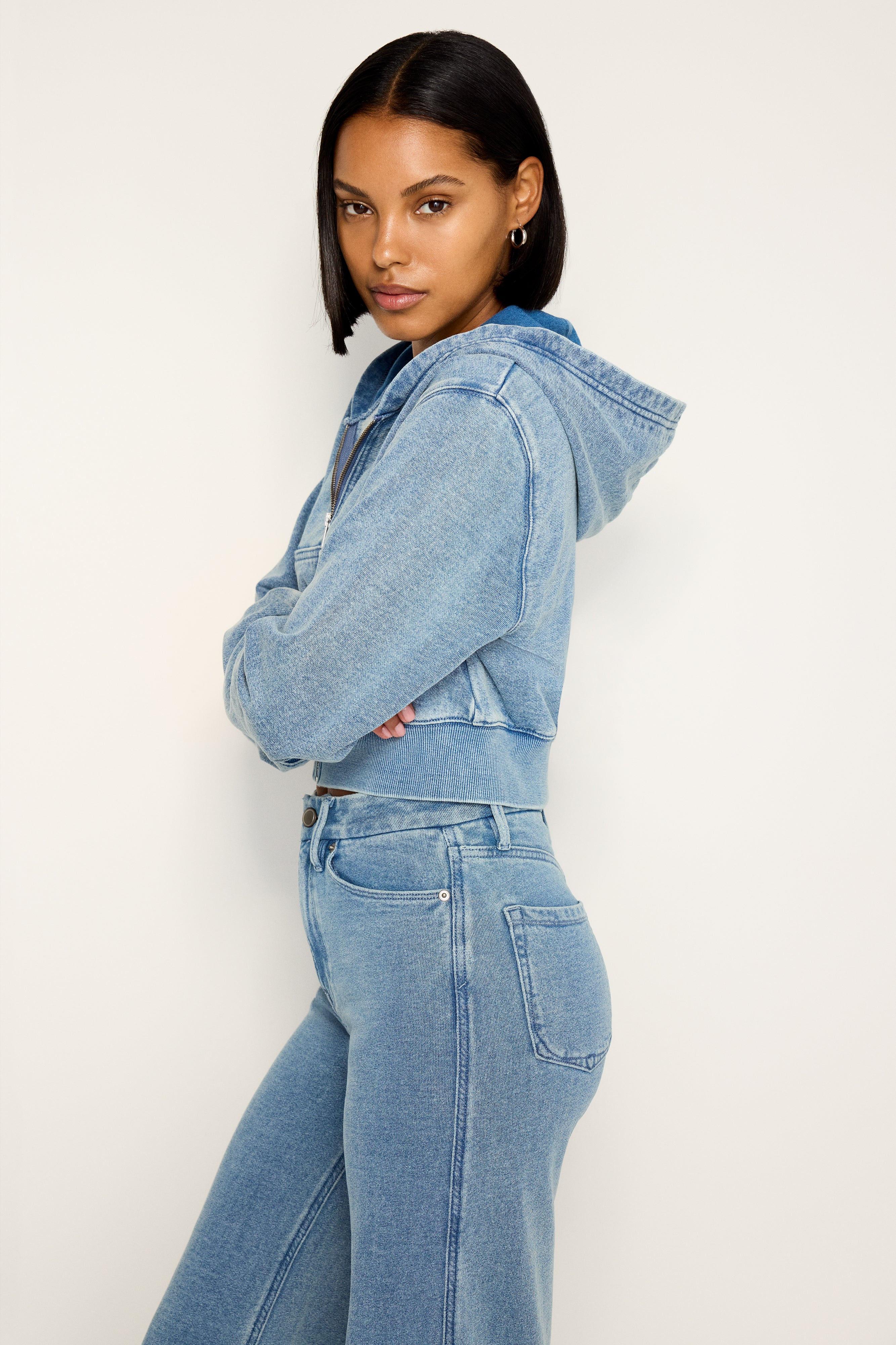 JEANIUS CROPPED ZIP HOODIE | Good American