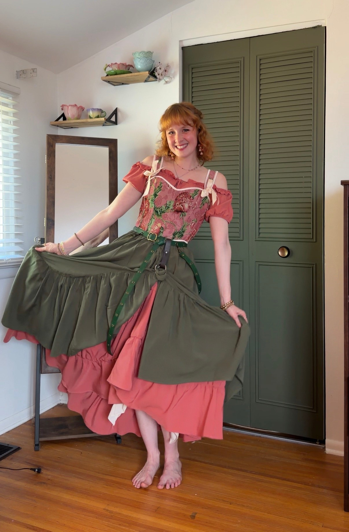 Hobbit birthday party look ❤️🌸 I went with a garden fairy inspired ren faire look!

Tags: fairycore, medieval, lord of the rings, Rikki Kay 