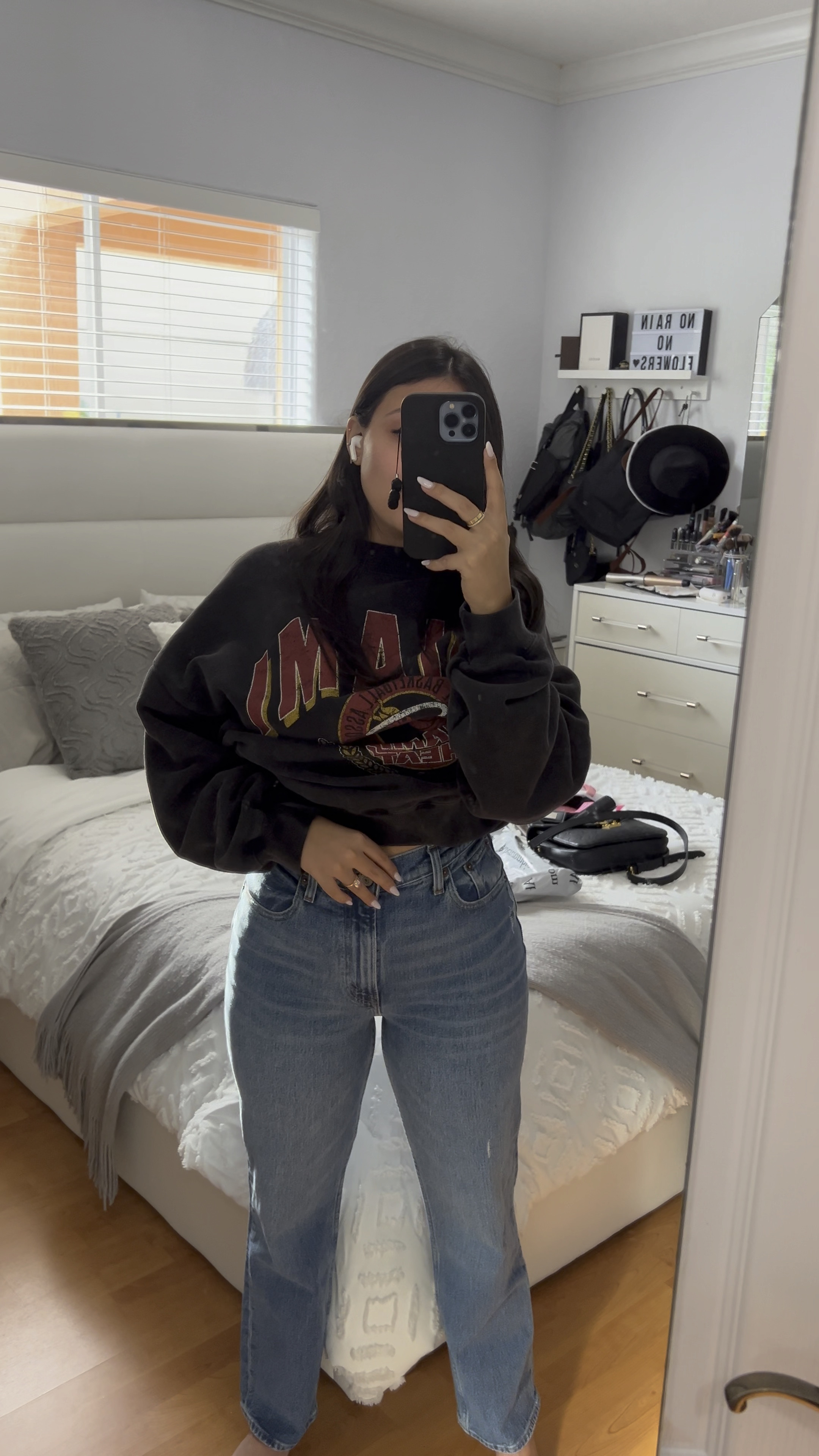 Obsessed with these medium wash jeans from Abercrombie 🩵

#LTKfindsunder100 #LTKVideo #LTKSpringSale