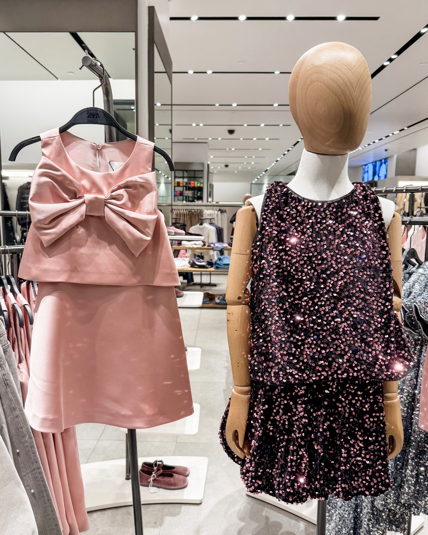 Cutest Holiday Party Outfits for Little Girls 🎀

If you’re shopping for kids holiday party outfits, Zara has some of the sweetest pieces this season. This toddler girl party dress might be my favorite—it’s a pink satin bow dress that looks so precious for Christmas photos, school events, or any festive celebration. The fit and details are adorable, and it feels so special without being fussy.

I also found the pink sequin two piece set, which is perfect if you want something sparkly and fun. Both pieces make such cute options for a little girl holiday dress lineup and are ideal for any party, program, or family gathering.

These styles from Zara are selling fast, so I’m linking them below for easy holiday shopping!


#LTKSeasonal #LTKHoliday #LTKKids