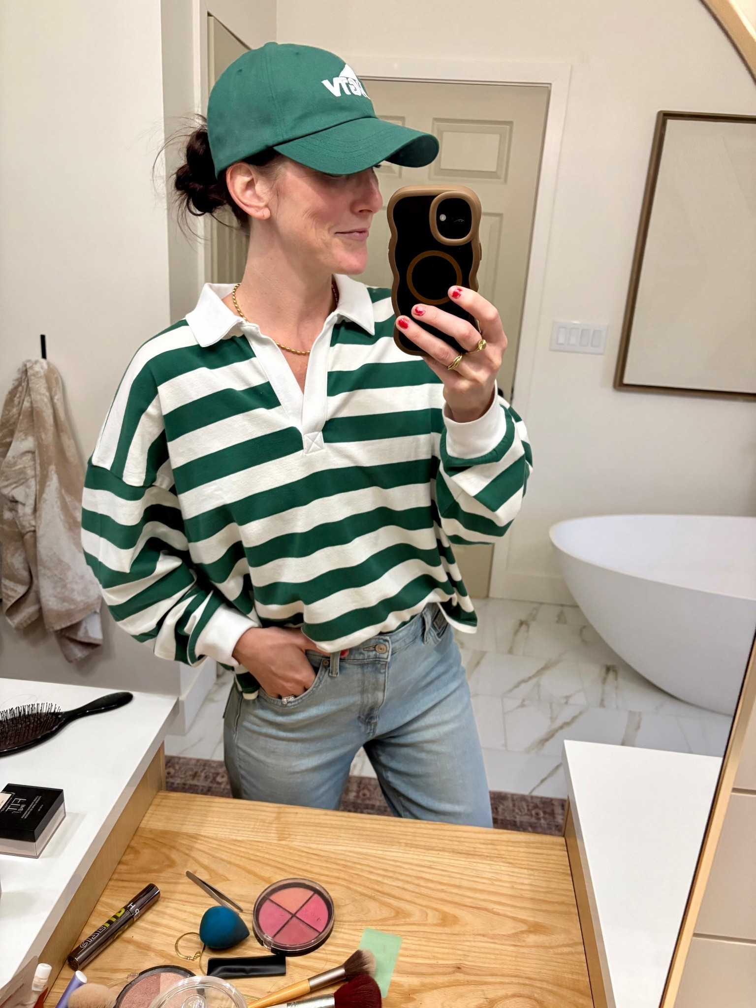 Errands fit! Comfy and loose boyfriend jeans for the win! 🏆 

#LTKootd #LTKgrwm #LTKmomlife