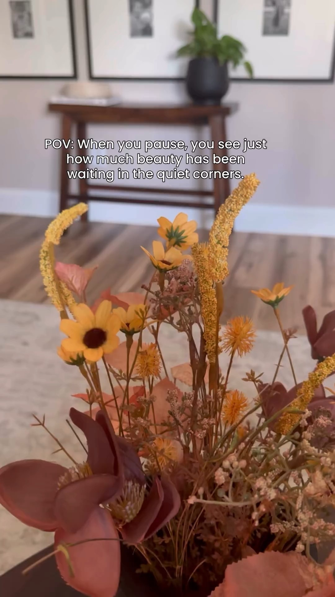 POV: When you pause, you see just how much beauty has been waiting in the quiet corners.

#CozyCorners #mycozyhome #CozySpaces #homedetails #CornersOfMyHome #autum #intentionalliving #explorepage