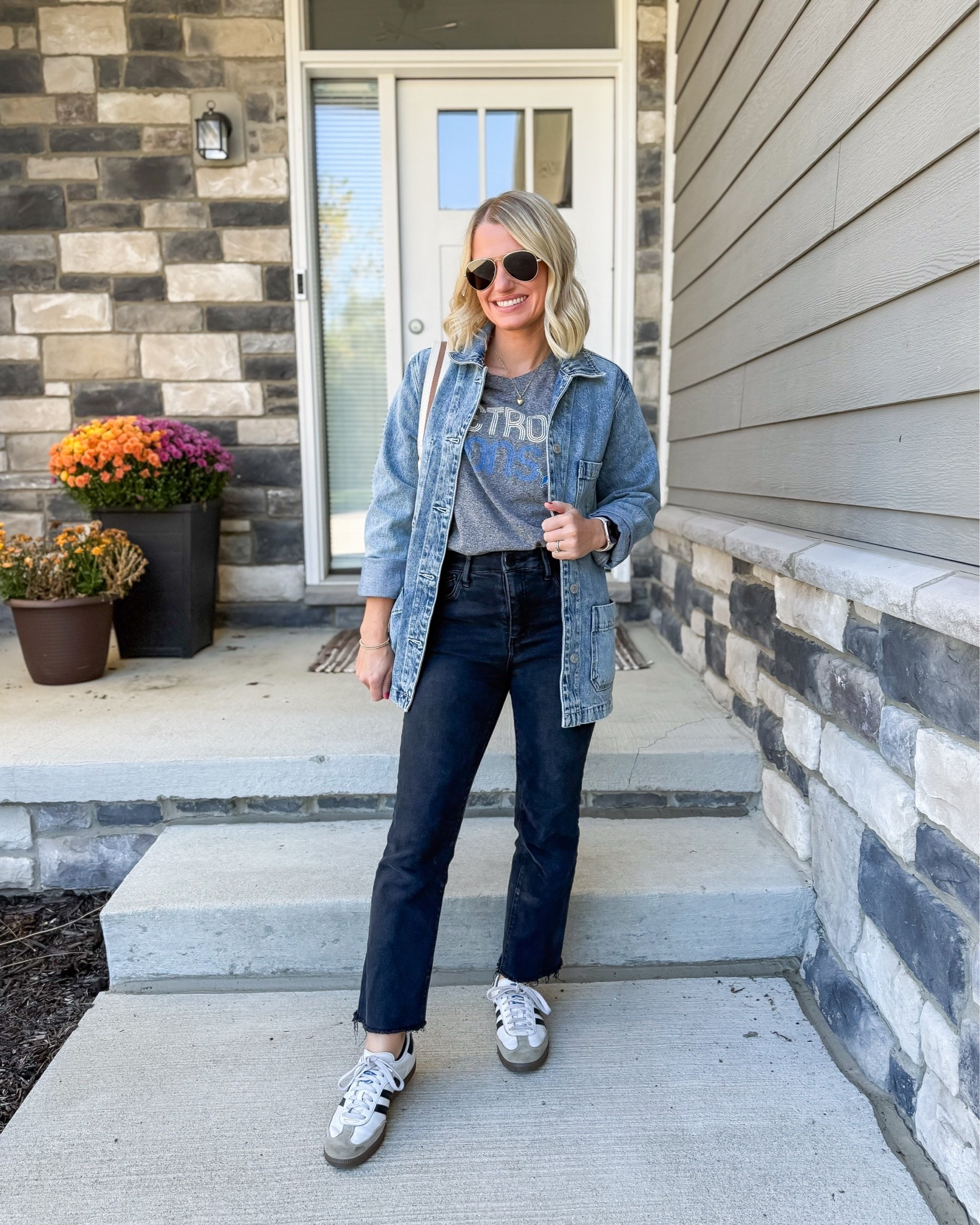 What I wore this weekend! 🍂
Lions shirt- not linkable, linked similar
Jeans- 0
Jacket- xs

#LTKootd #LTKOver40 #LTKPetite