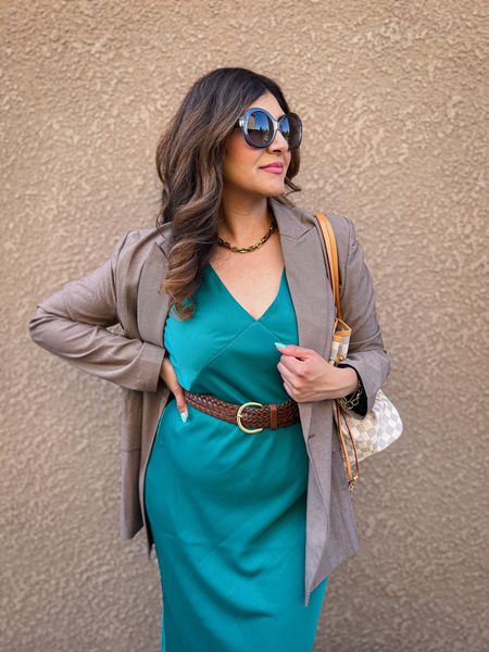Fall workwear from Target and Nordstrom. Wearing a large in slip dress and large in blazer from
Nordstrom.

Mule slide / Nordstrom workwear / target workwear

#LTKfindsunder50 #LTKmidsize #LTKworkwear