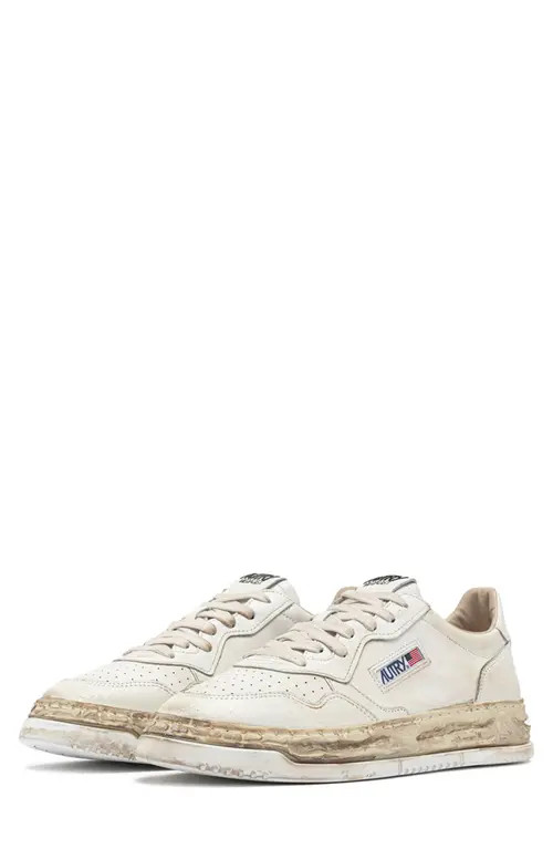 AUTRY Medalist Super Vintage Low Sneaker in White at Nordstrom, Size 11Us | Nordstrom
