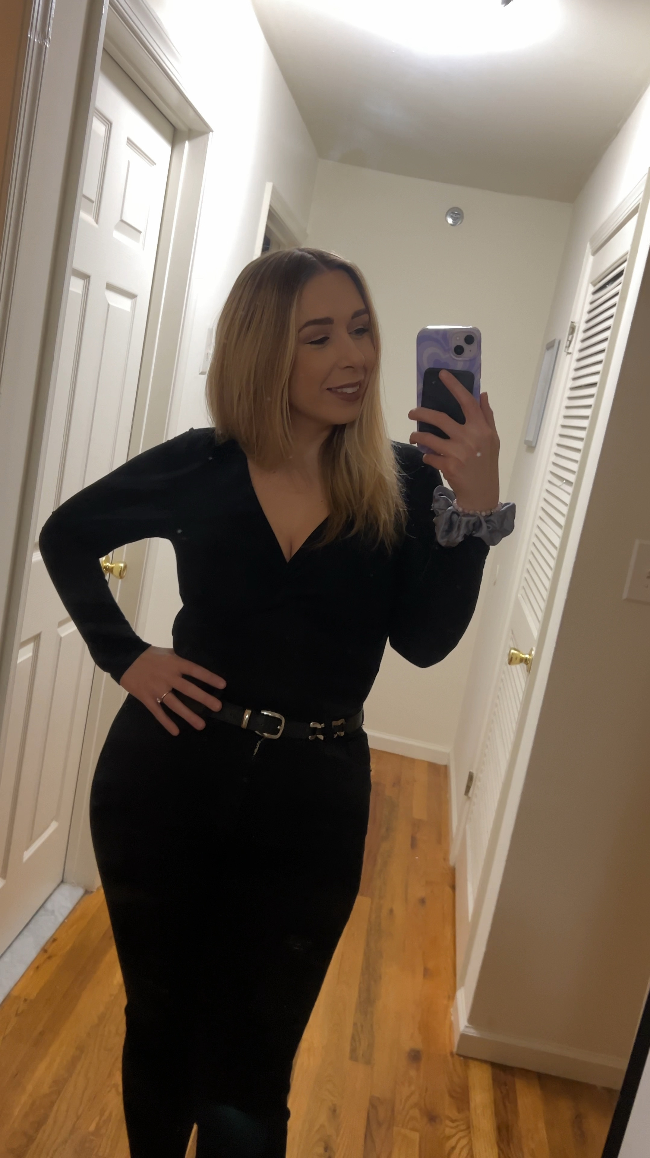 Date night outfit video

Top Amazon
Jeans Macys 
Slippers Ugg

#LTKStyleTip #LTKU #LTKWatchNow