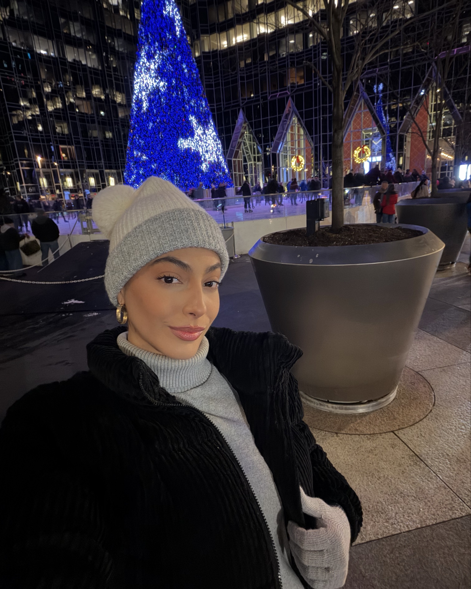 Holiday nights! Cozy is always the best way to go!! 

#LTKBeauty #LTKSeasonal #LTKHoliday