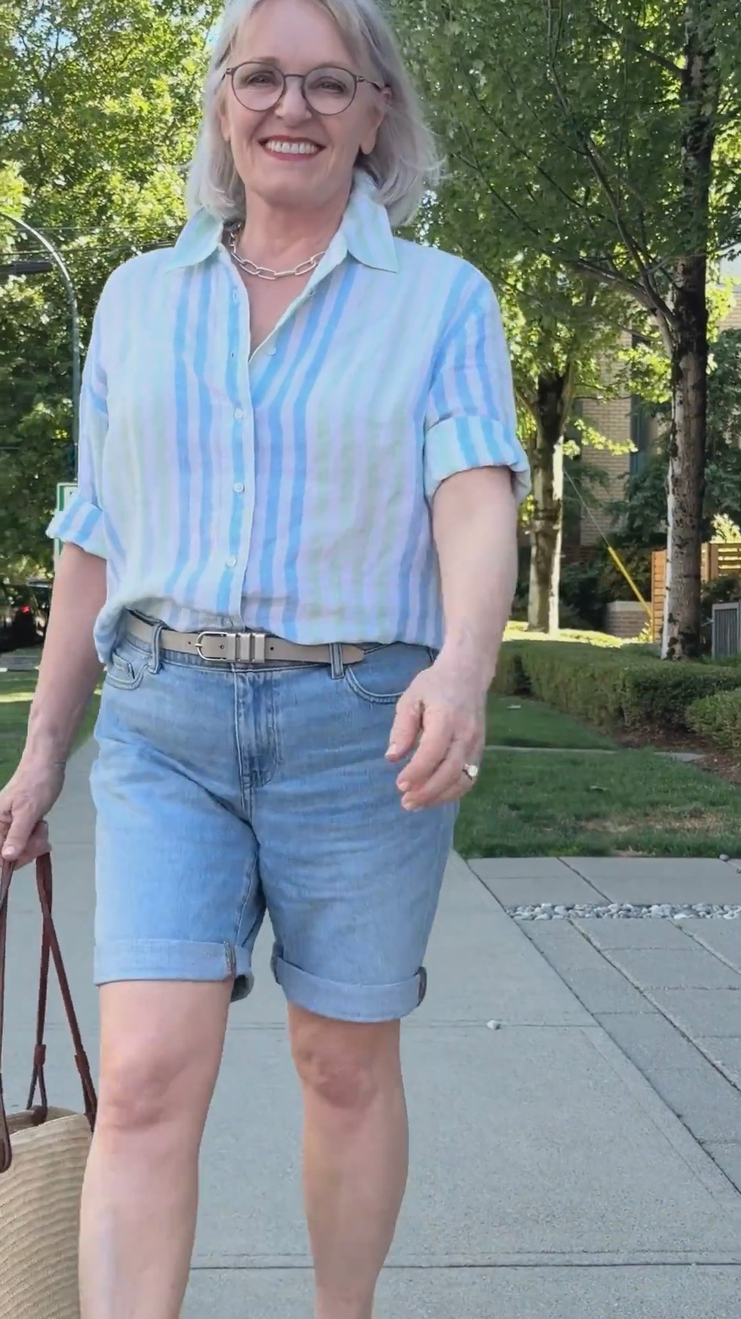 Talbots Semi-Annual Red Door Sale is on with 40% off markdowns on all your summer favorites!
I’m wearing the Playful Stripe Linen shirt with their Girlfriend Denim Shorts.
Talbots is a size inclusive brand that has been providing women with timeless, modern, classic, high-quality fashion for 75 years. 
Shop now to save! 
@talbotsofficial #talbots #ad