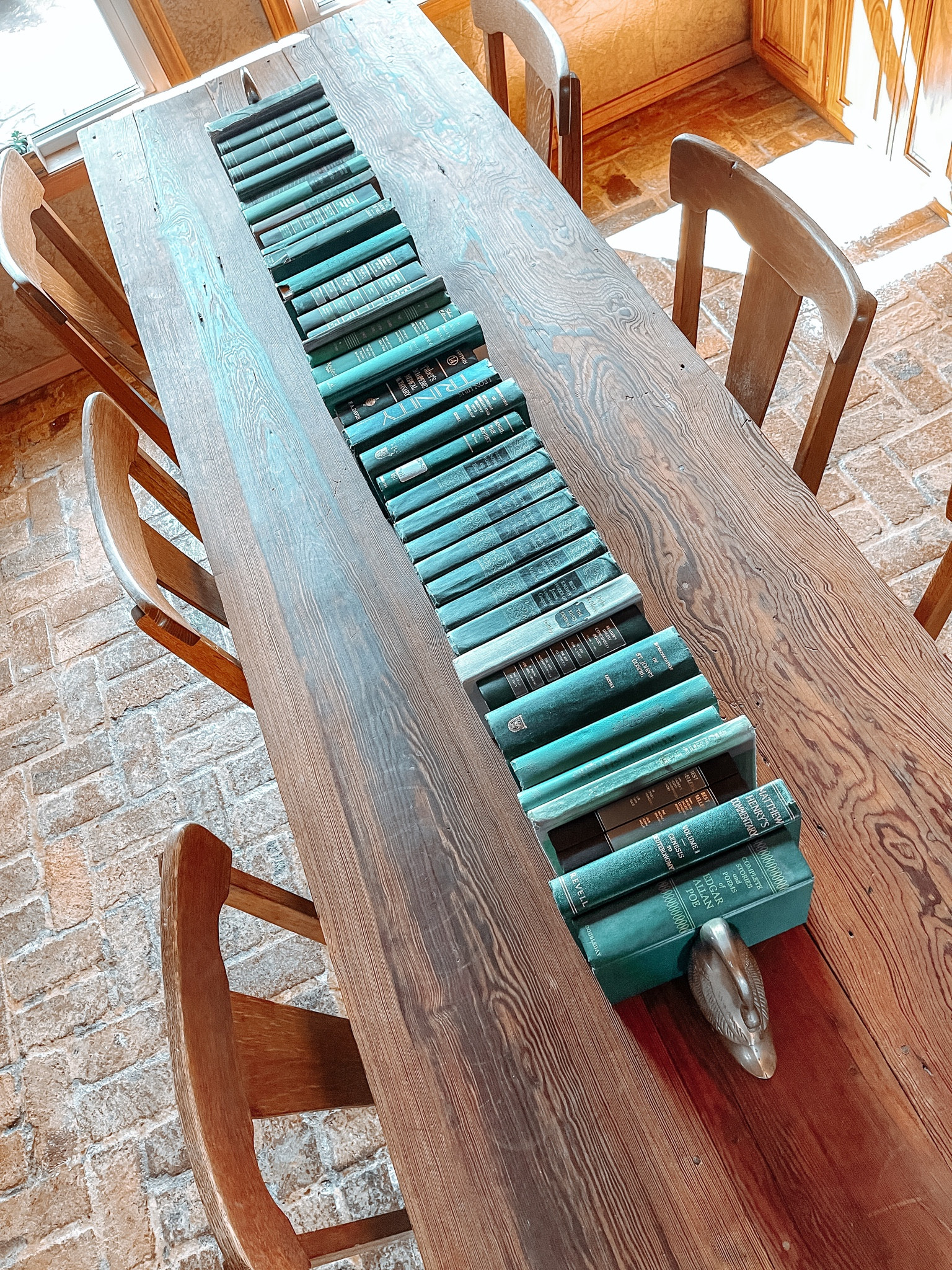 This set up is on a table BUT don’t let that stop you from recreating it on a shelf, piano, mantle…wherever you have a surface. 😍

#LTKsalealert #LTKSeasonal #LTKhome