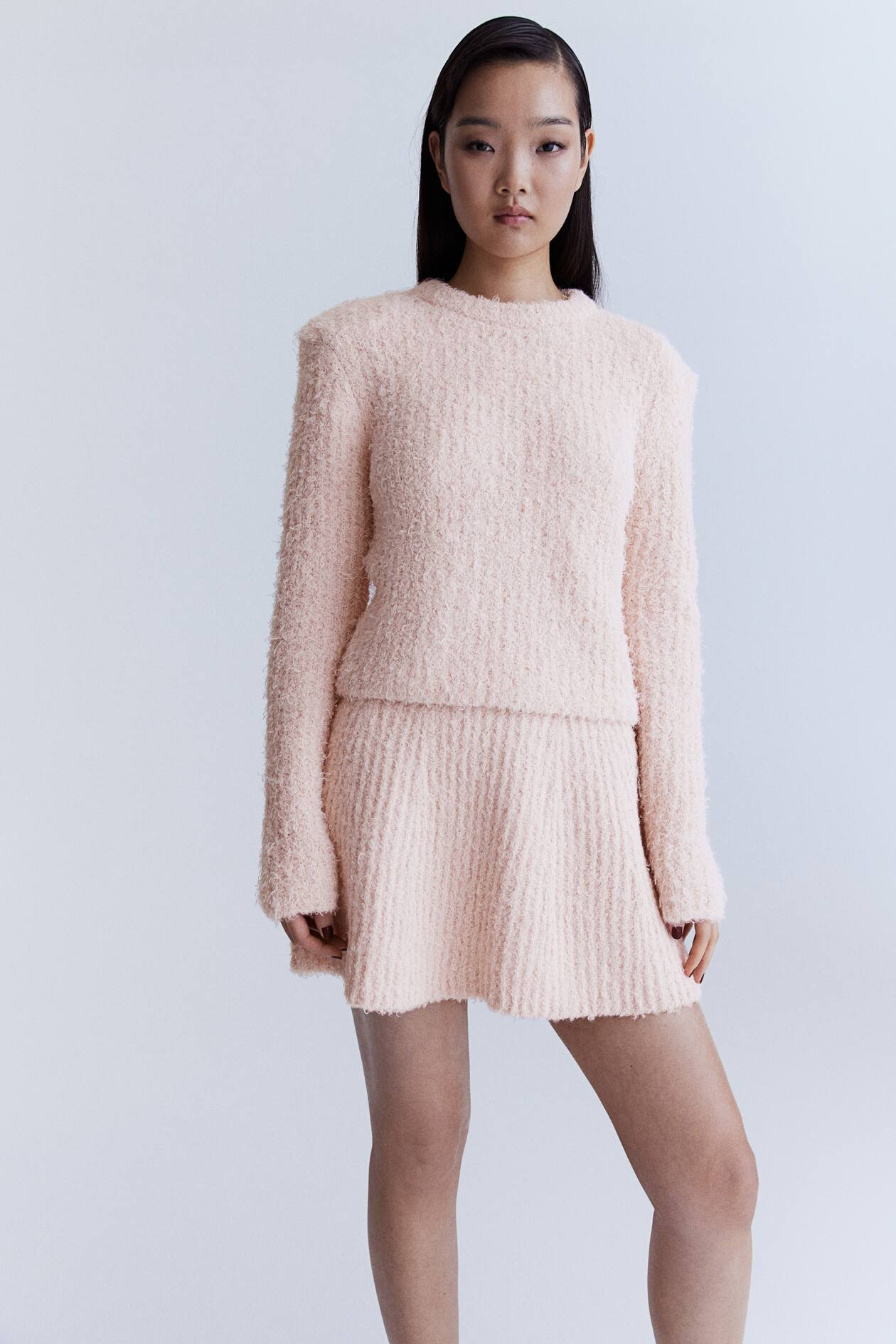 Shoulder-pad fluffy-knit jumper - Light dusty pink - Ladies | H&M GB | H&M (UK, MY, IN, SG, PH, TW, HK)