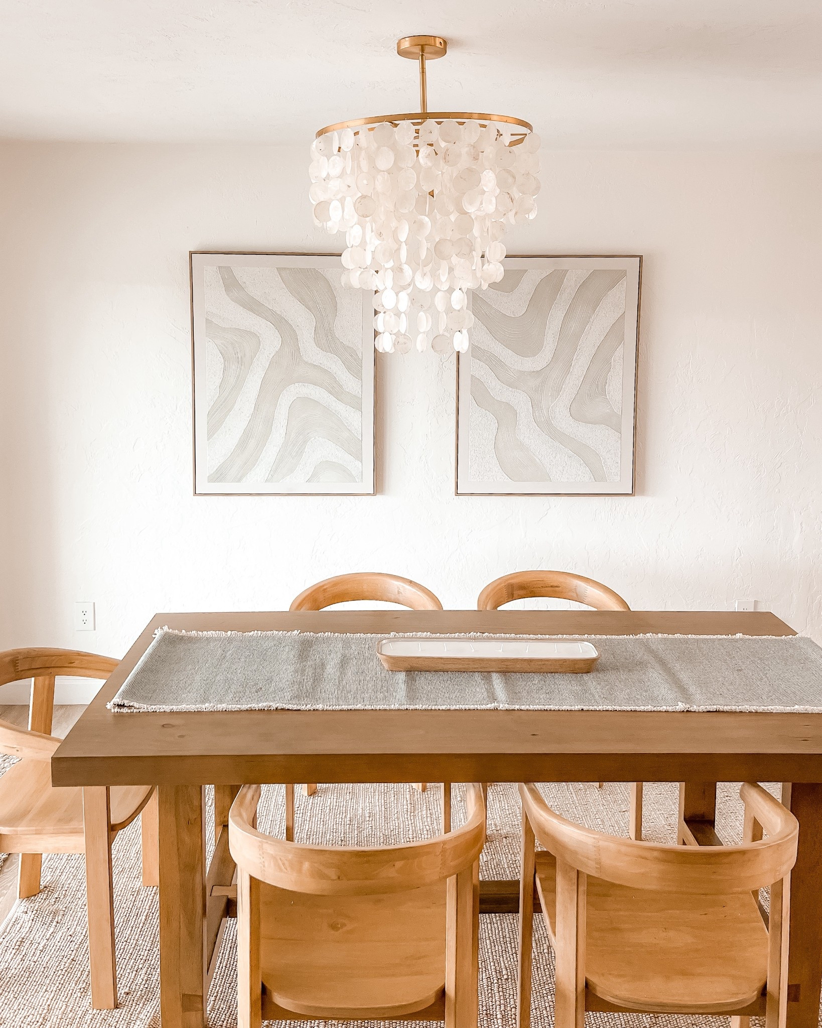 Coastal modern dining room 

#LTKHome