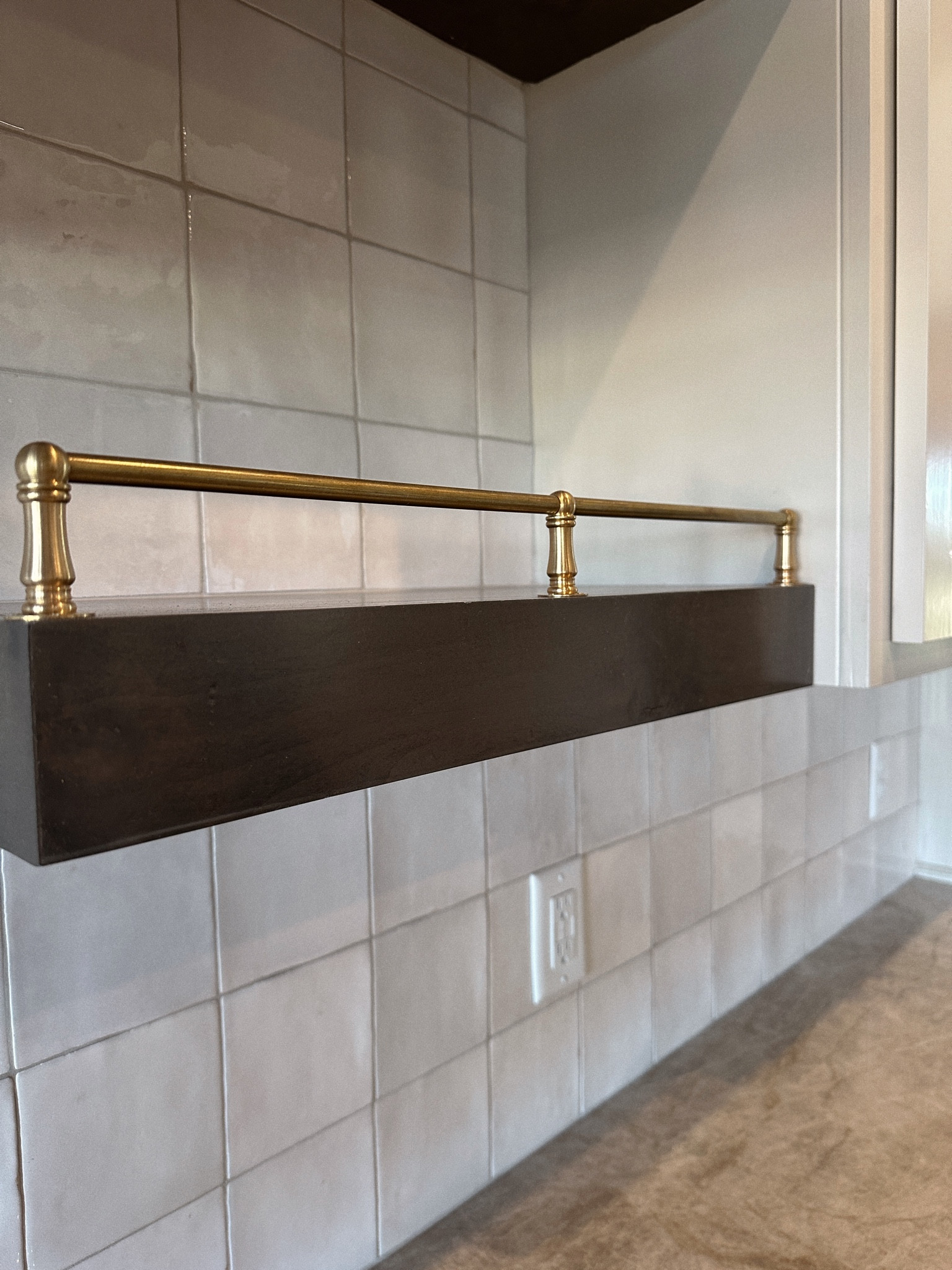 Brass shelf railing✨

#LTKhome