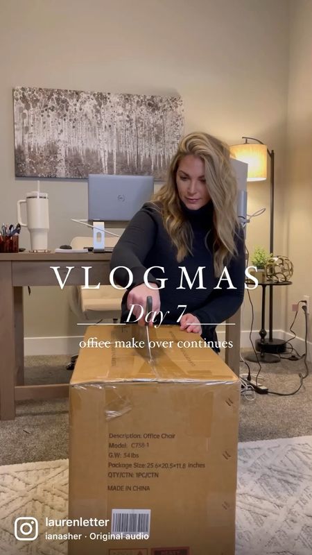 Amazon viral office chat where you can sit criss cross applesauce #amazonofficemusthaves #amazonfinds #amazonofficechair #vlogmas2022 #wfh #amazonmusthaves #officemakeover #foryoupage #amazonviral #homeofficeideas 

#LTKhome #LTKHoliday #LTKSeasonal