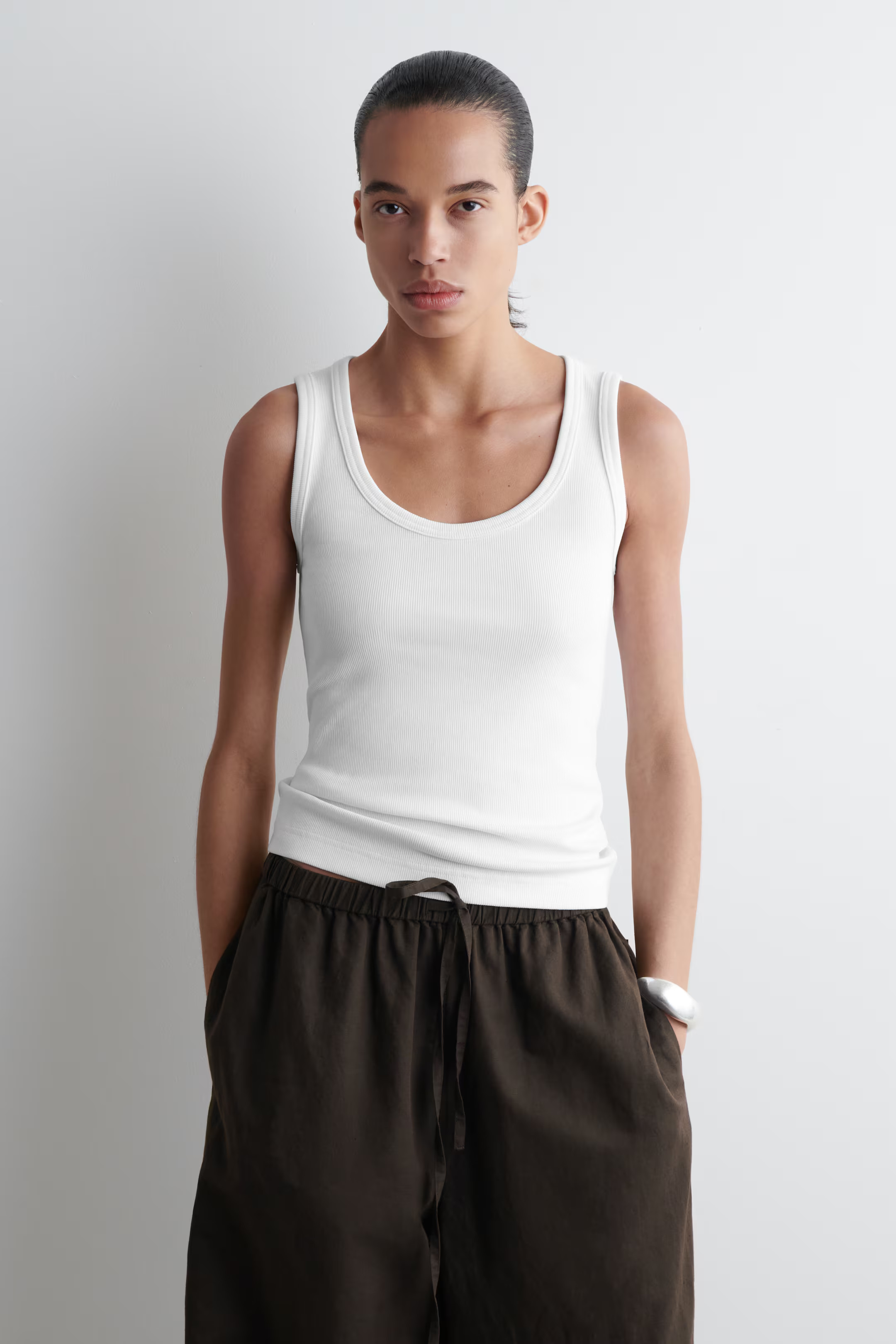 RIBBED SCOOP-NECK TANK TOP | H&M (DE, AT, CH, NL, FI)