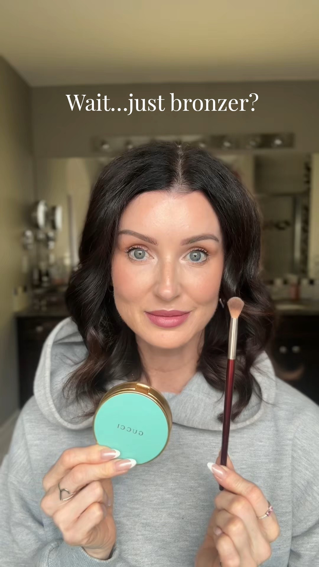 The go-to ✨
Bronzer for eyeshadow! 

It’s quick…it’s easy…it’s flawless. 
You can use any bronzer you like, but this one is my fave! ( she’s a splurge but will last forever ) 

Pop a light liner on the inner corner, mascara on the lashes and you’re out the door! 

@guccibeauty bronzer in shade 1 
@thebkbeauty brush 201


#bronzer #makeupover40