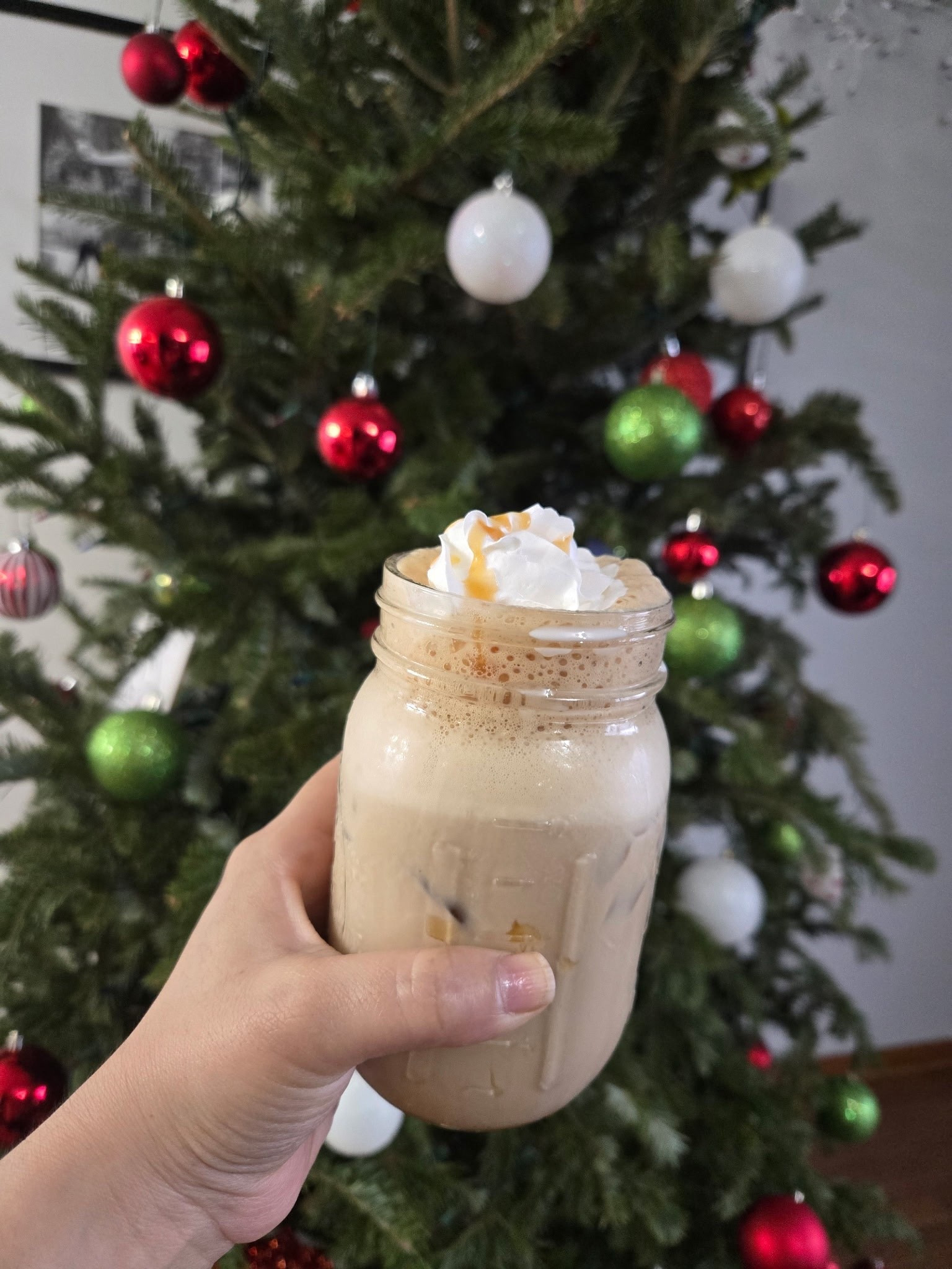 ✨ Glass Jar Cup Find ✨

Perfect for iced coffee, lattes, smoothies, and everyday drinks ☕️❄️

✔️ Reusable glass jar cup
✔️ Great for home use or gifting
✔️ Simple, aesthetic design

I personally like using this style for my daily drinks 🤍


 #AffiliateLink #GlassCup #IcedCoffeeAtHome #CoffeeLovers #HomeEssentials

#LTKmomlife #LTKmorningroutine #LTKHome