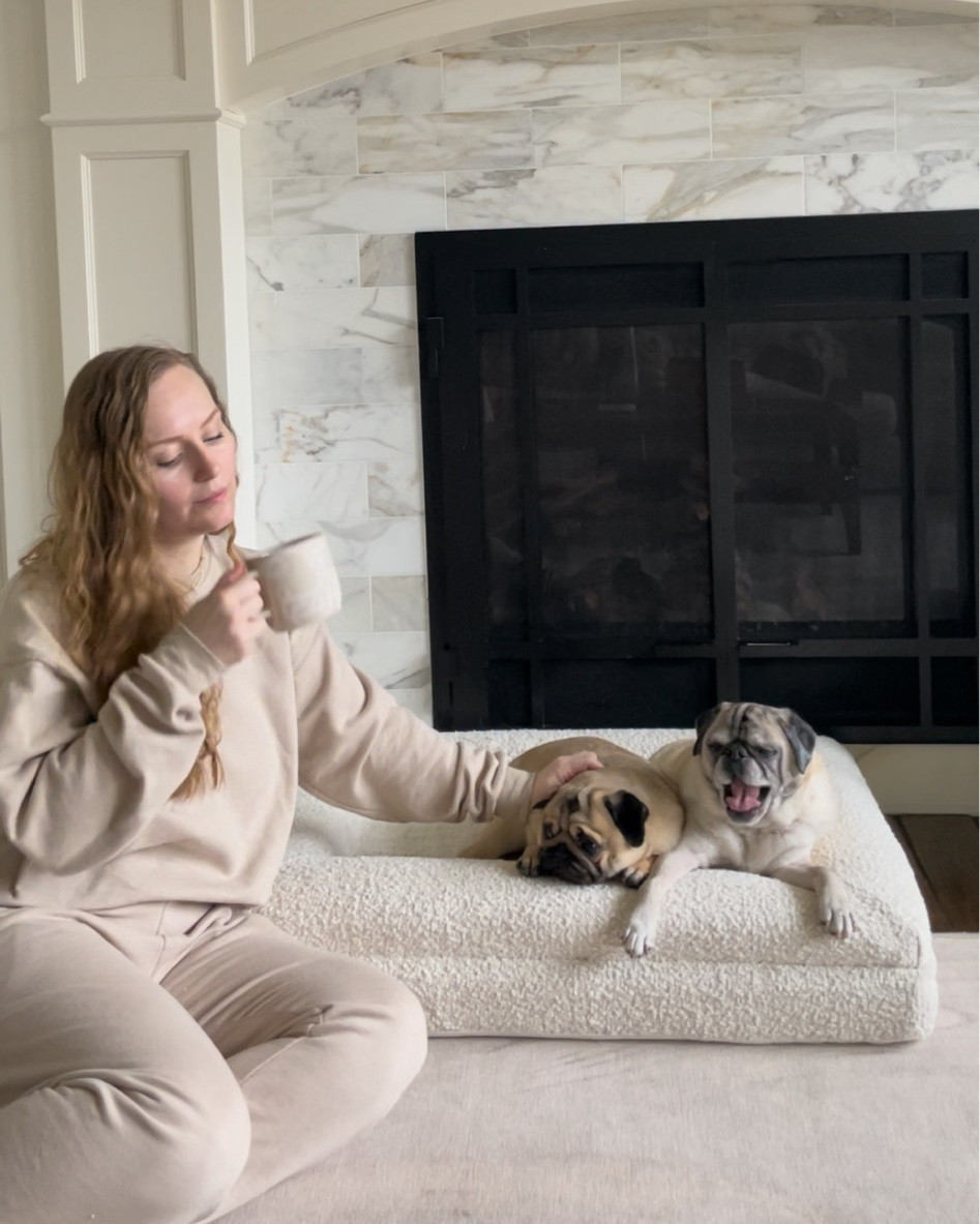 Cozy by the fire in this $26 men’s sweat set

#LTKFind #LTKunder50