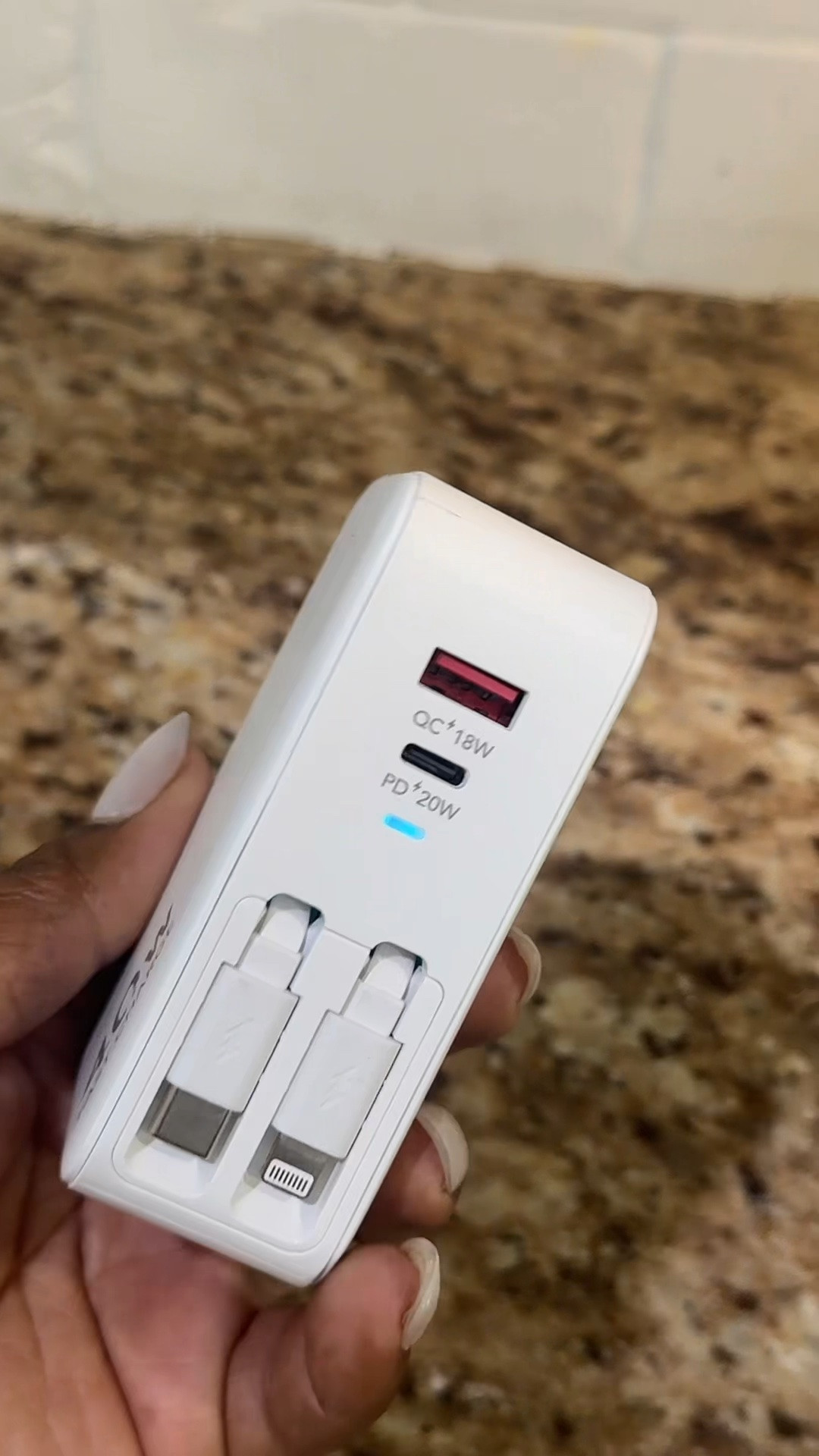#organizationhack #retractablecharger #homefinds #tiktokshop #viralproducts #techgadgets #desksetup #travelmusthaves #homeorganization #fyp