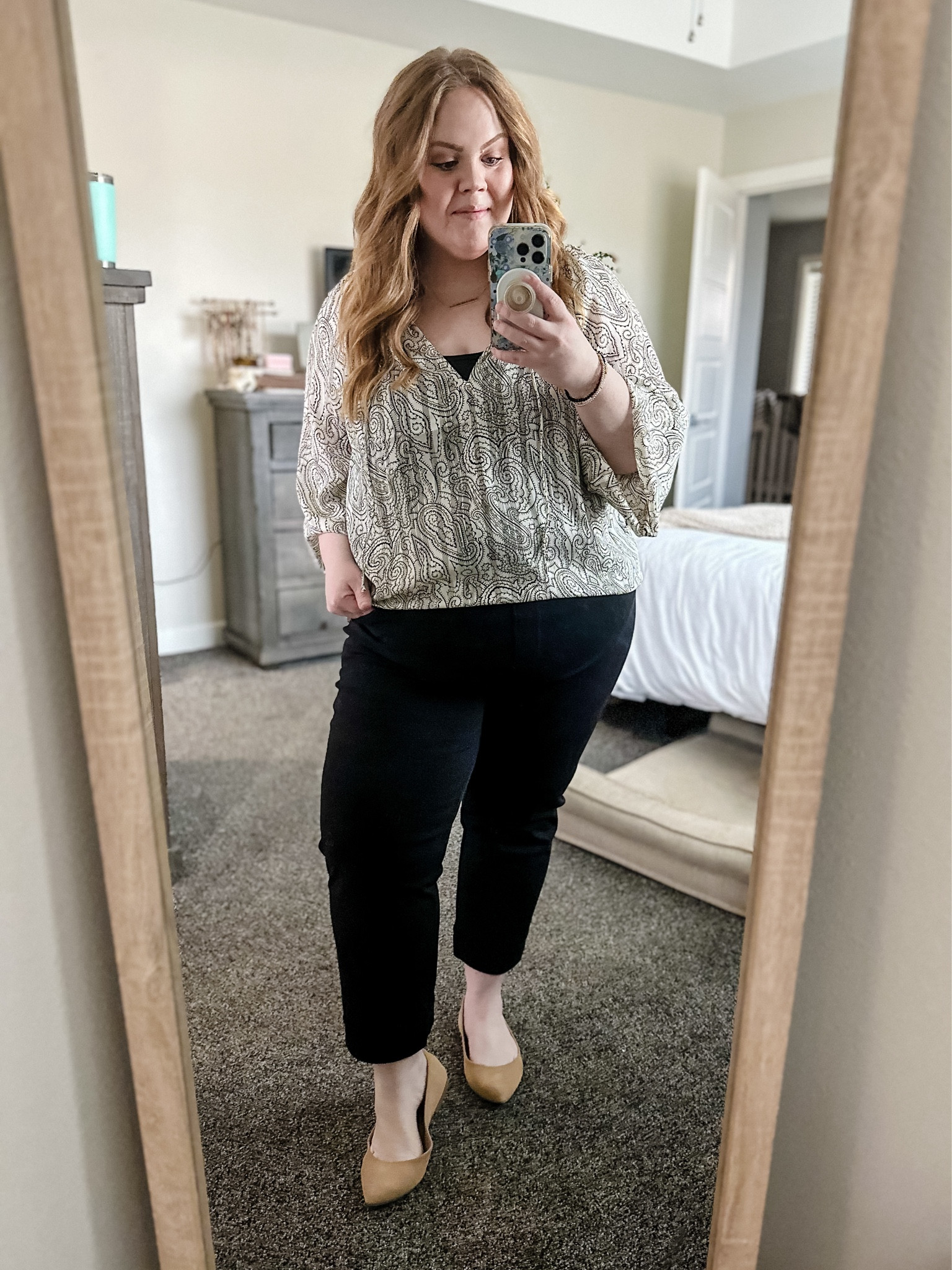Today’s workwear! Ive been waiting for the temps to warm up so i can bust out this H&M blouse-it’s flowy perfection, i got it in 2 prints. 

Plus size officewear
Midsize outfit inspo
Office outfits
Wear to work


#LTKmidsize #LTKworkwear #LTKplussize