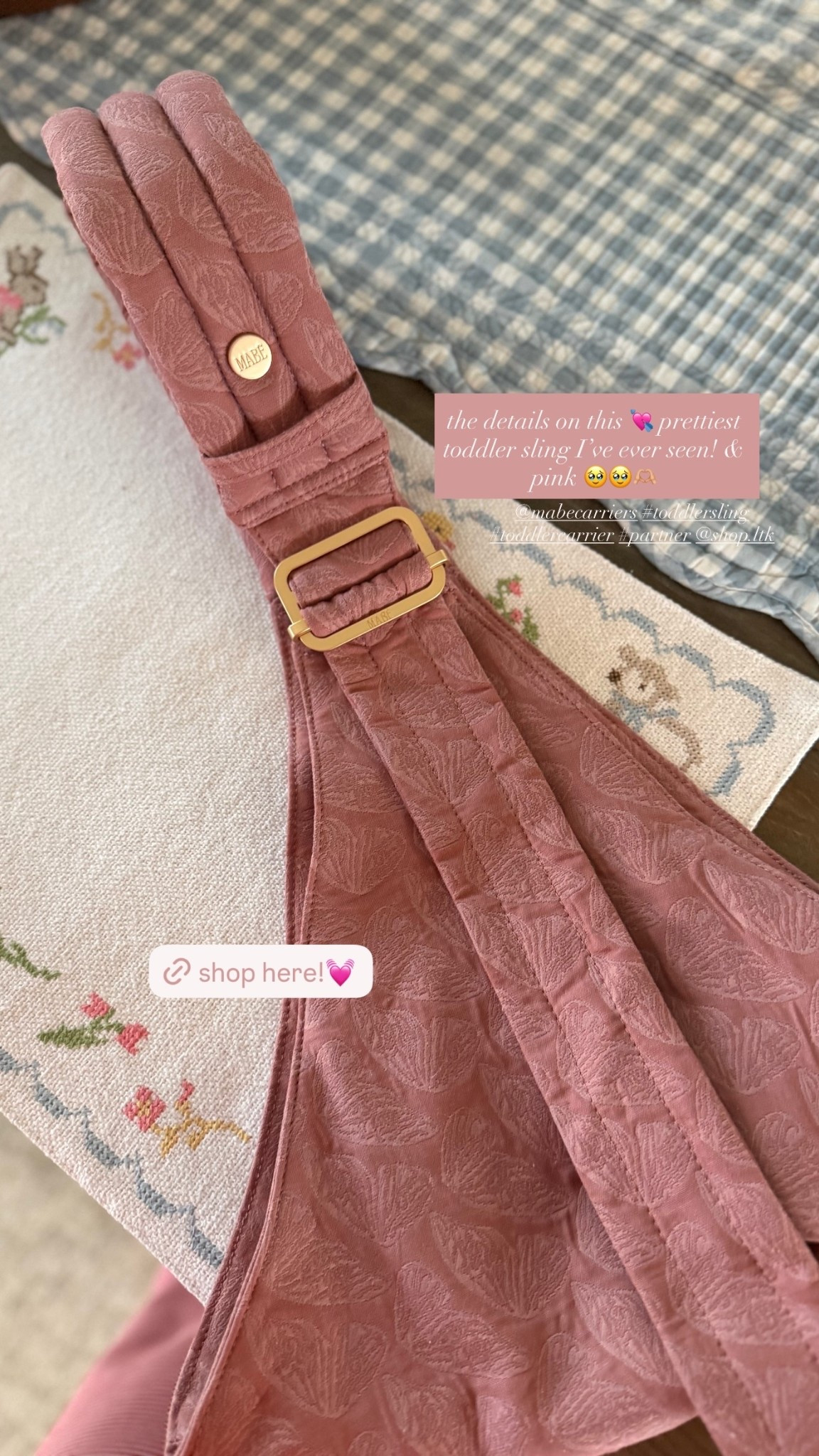 the details on this 💘 prettiest toddler sling I’ve ever seen! & pink 🥹🥹🫶🏼 @mabecarriers #toddlersling #toddlercarrier #partner @shop.ltk