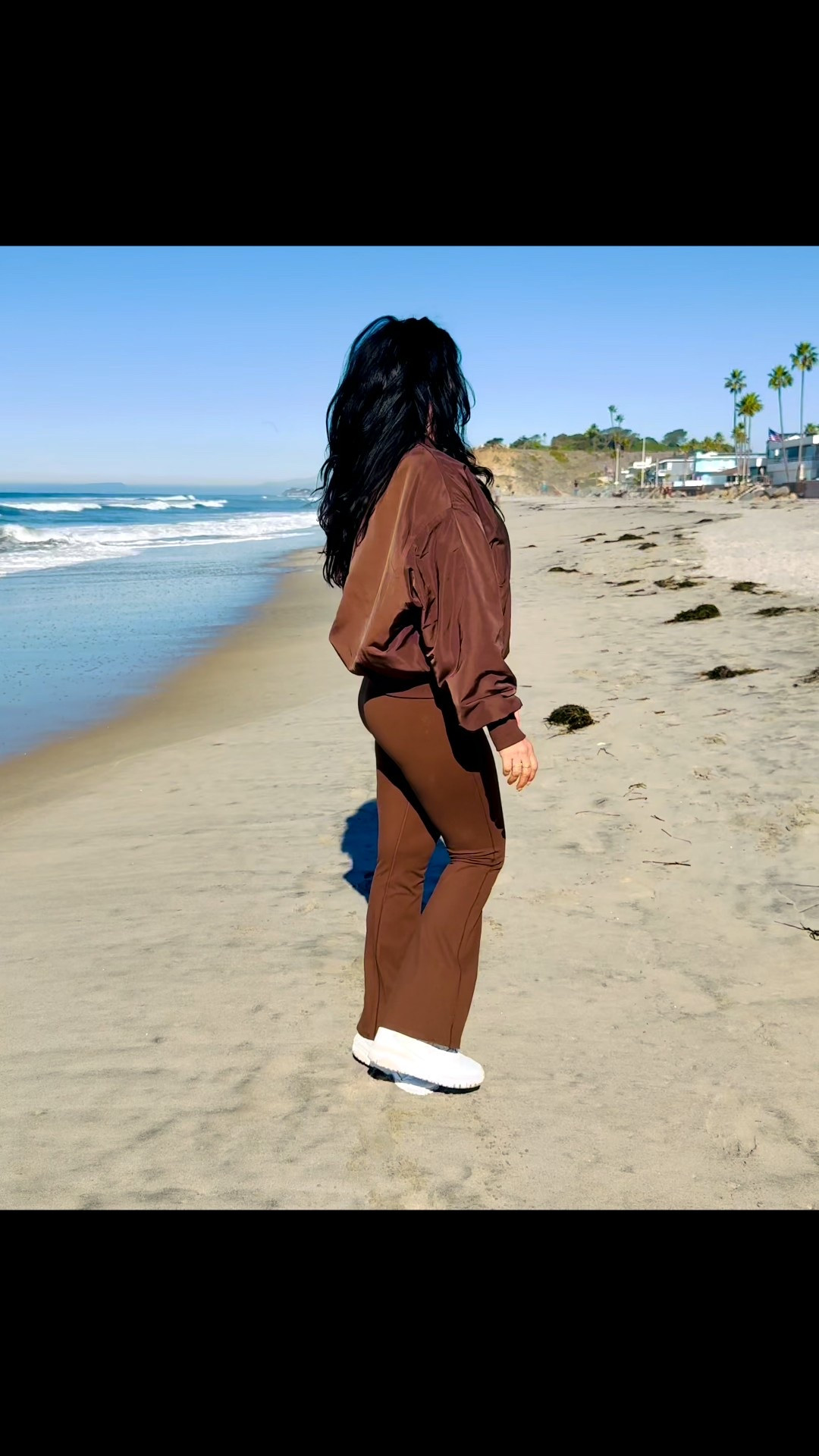 Fuel your fitness in style with this sleek espresso brown workout outfit @Alo Yoga ☕💪

#chocolatebrownoutfit
#espressobrownjacket #loungeset
#espressobrown #accoladecrewneckpullover

#LTKCyberWeek 

#LTKfitnessgoals #LTKdayinmylife